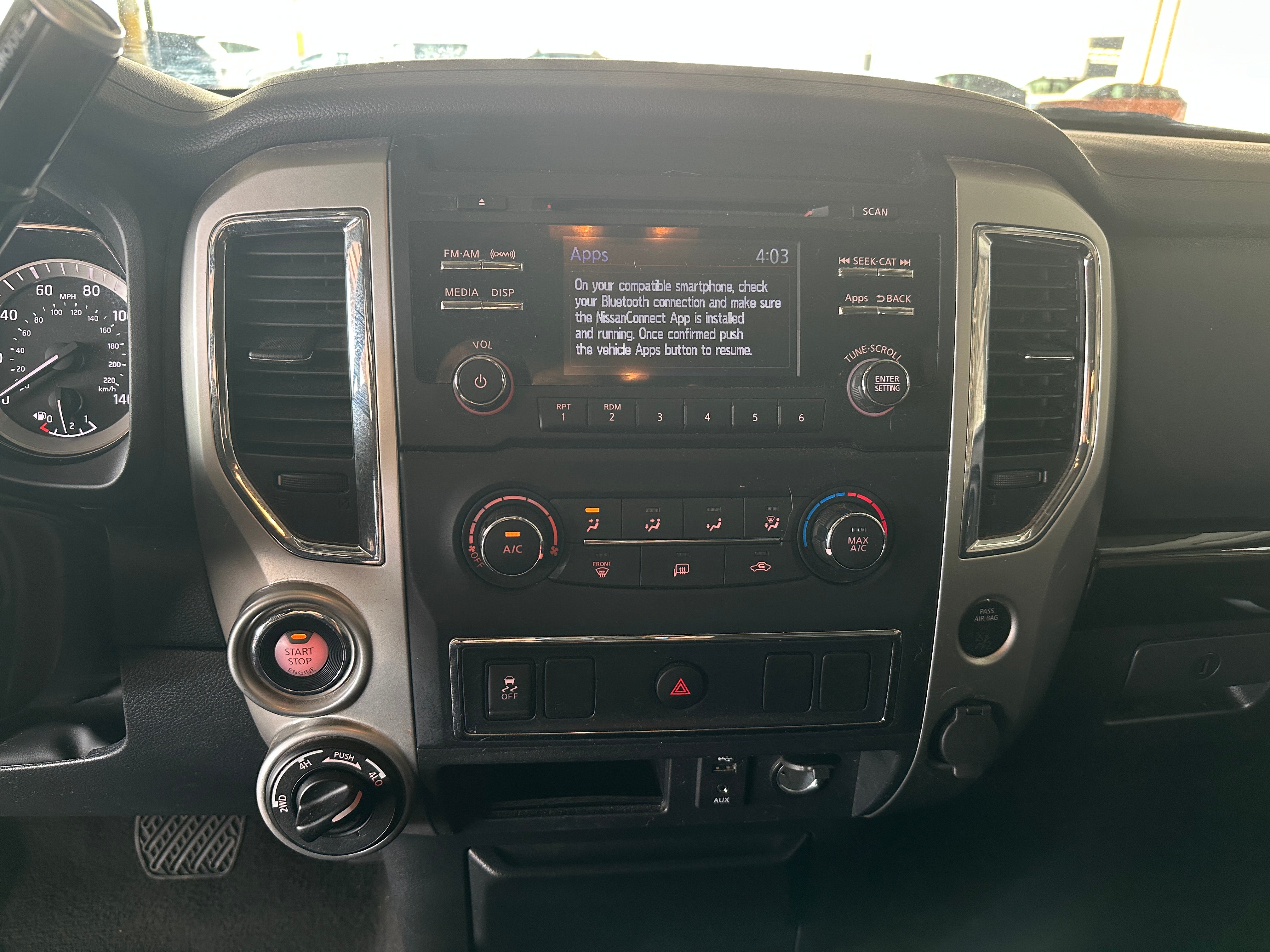 2017 Nissan Titan SV 4