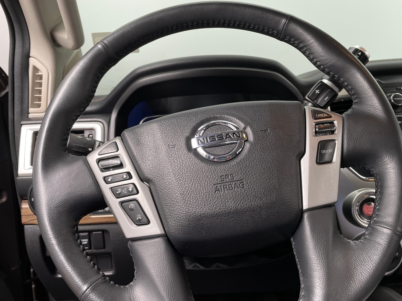 Thumbnail: 2017 Nissan Titan - 5