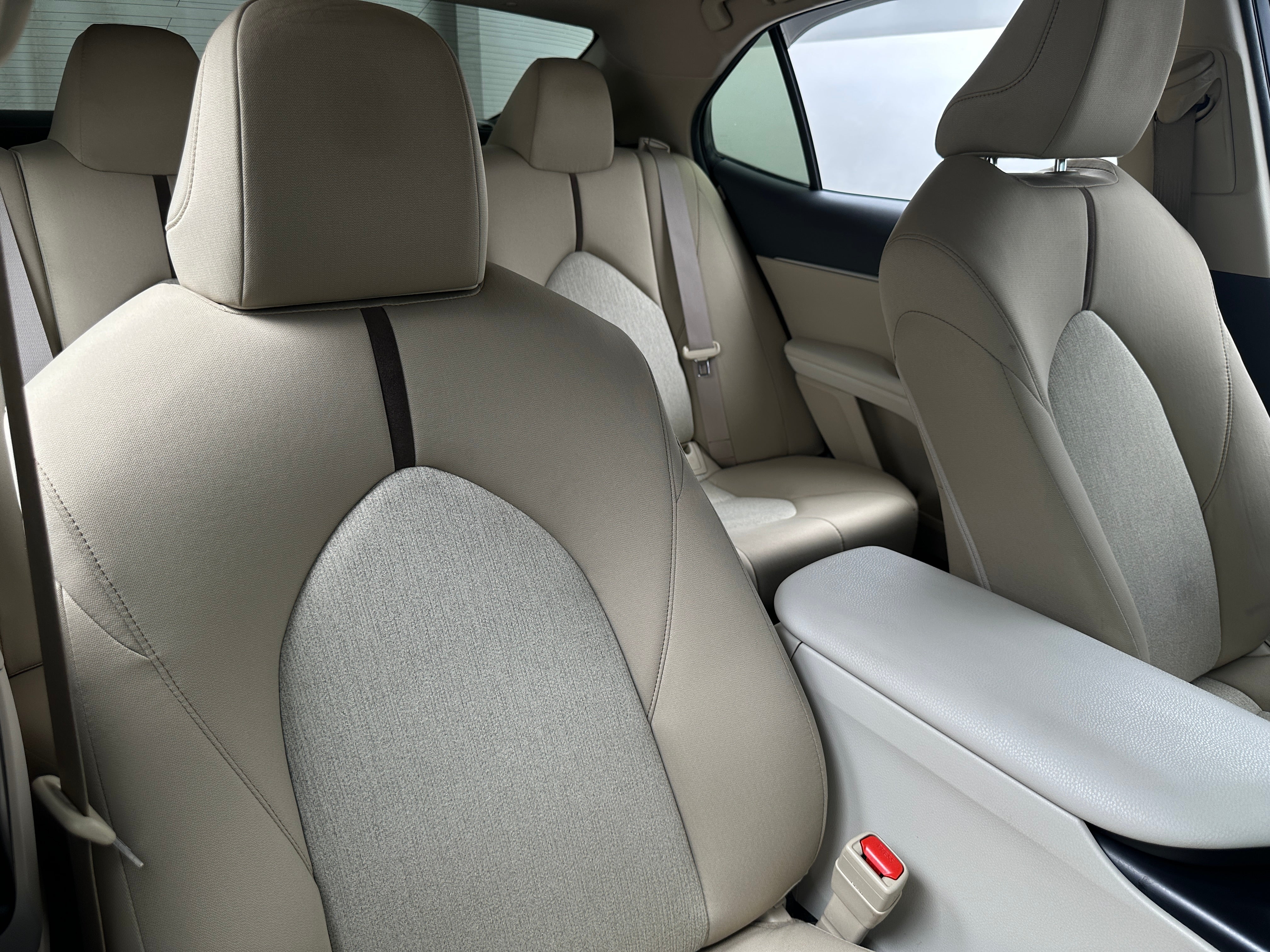 2018 Toyota Camry LE 2