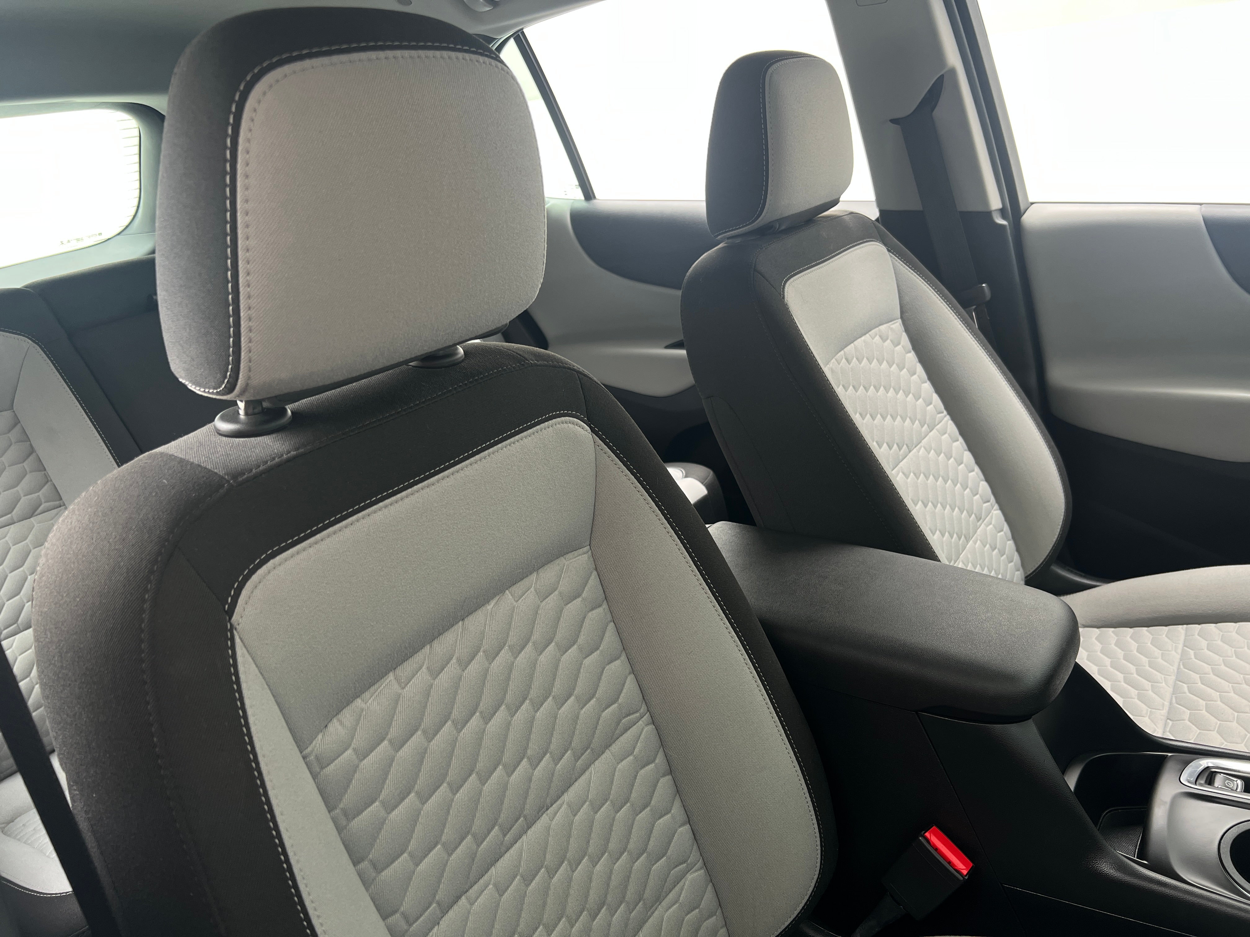2020 Chevrolet Equinox LS 2