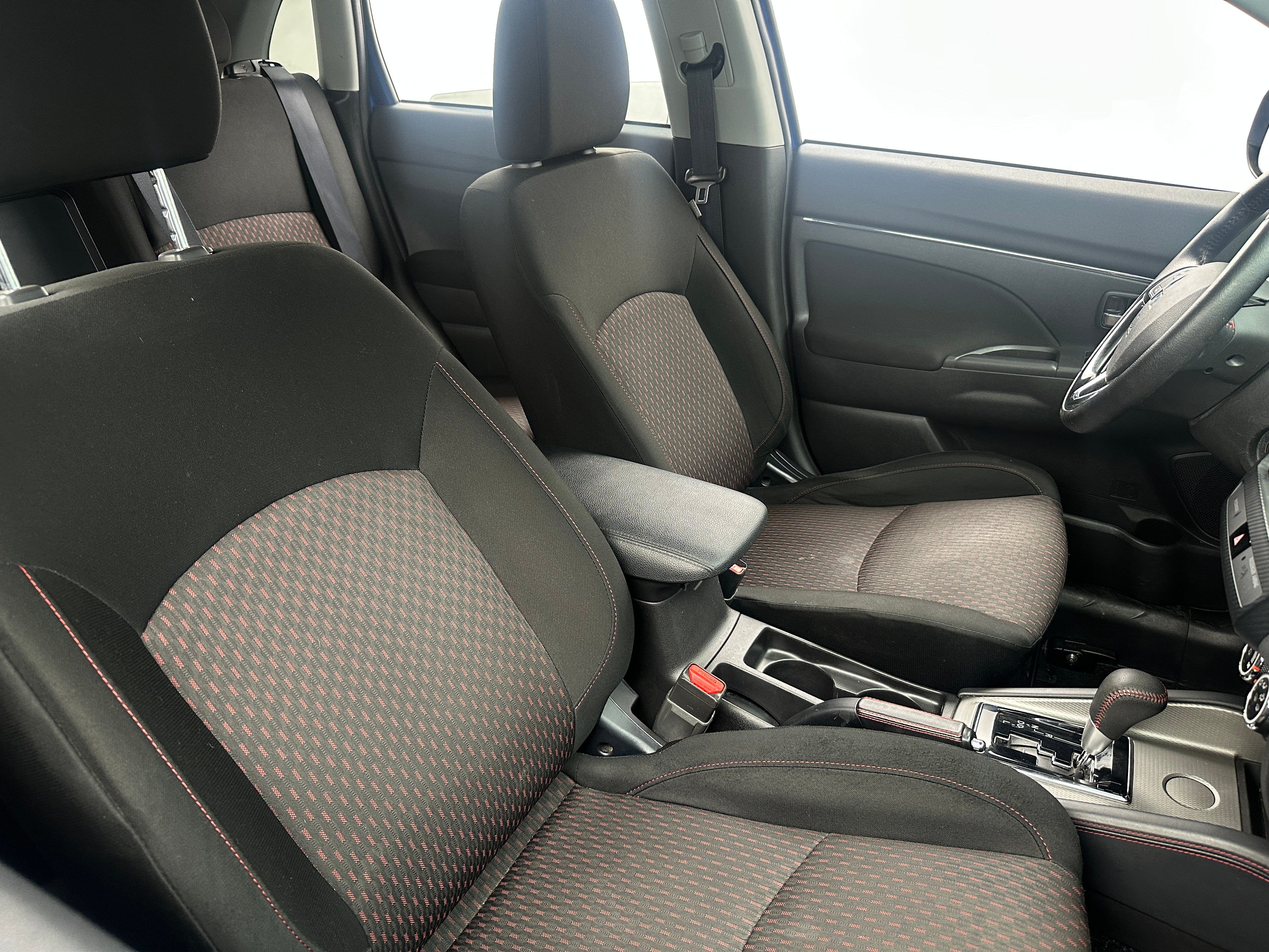 2019 Mitsubishi Outlander Sport LE 2
