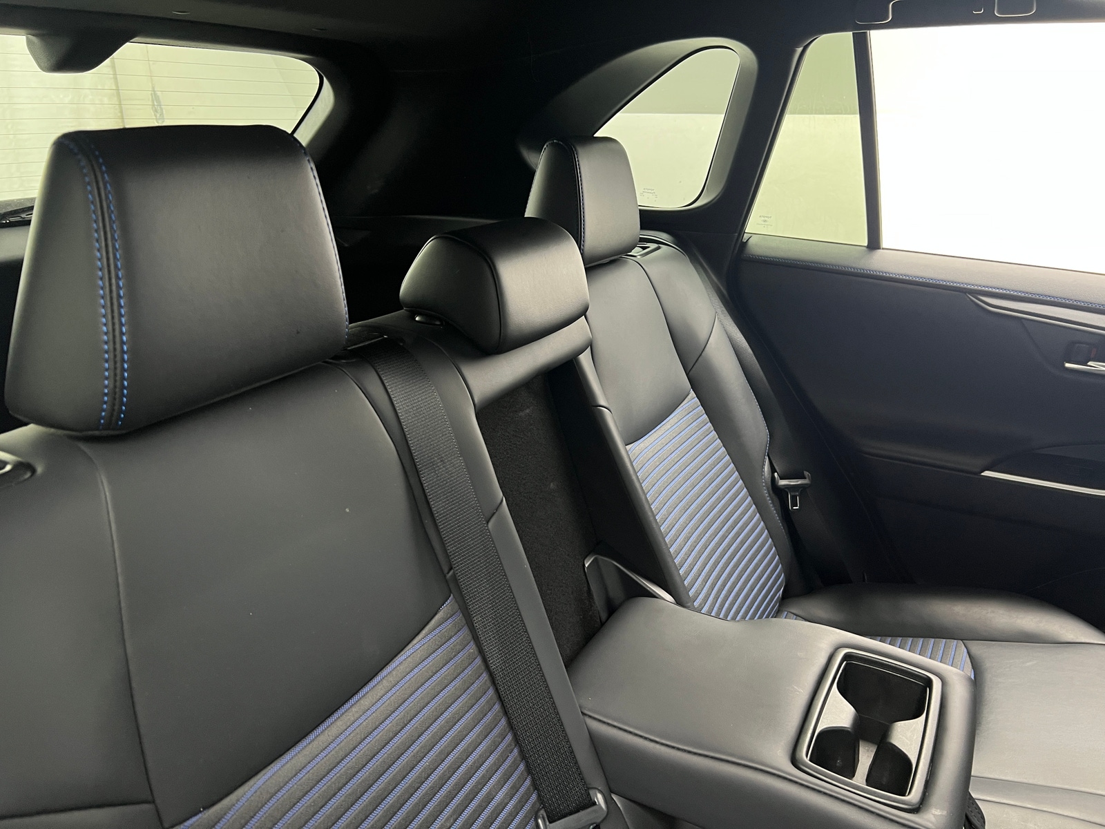 Thumbnail: 2020 Toyota RAV4 - 6