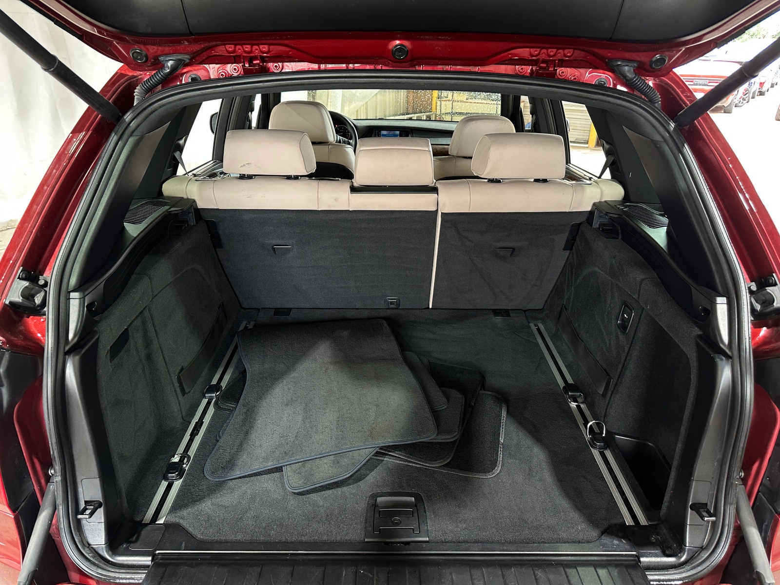 Thumbnail: 2011 BMW X5 - 6