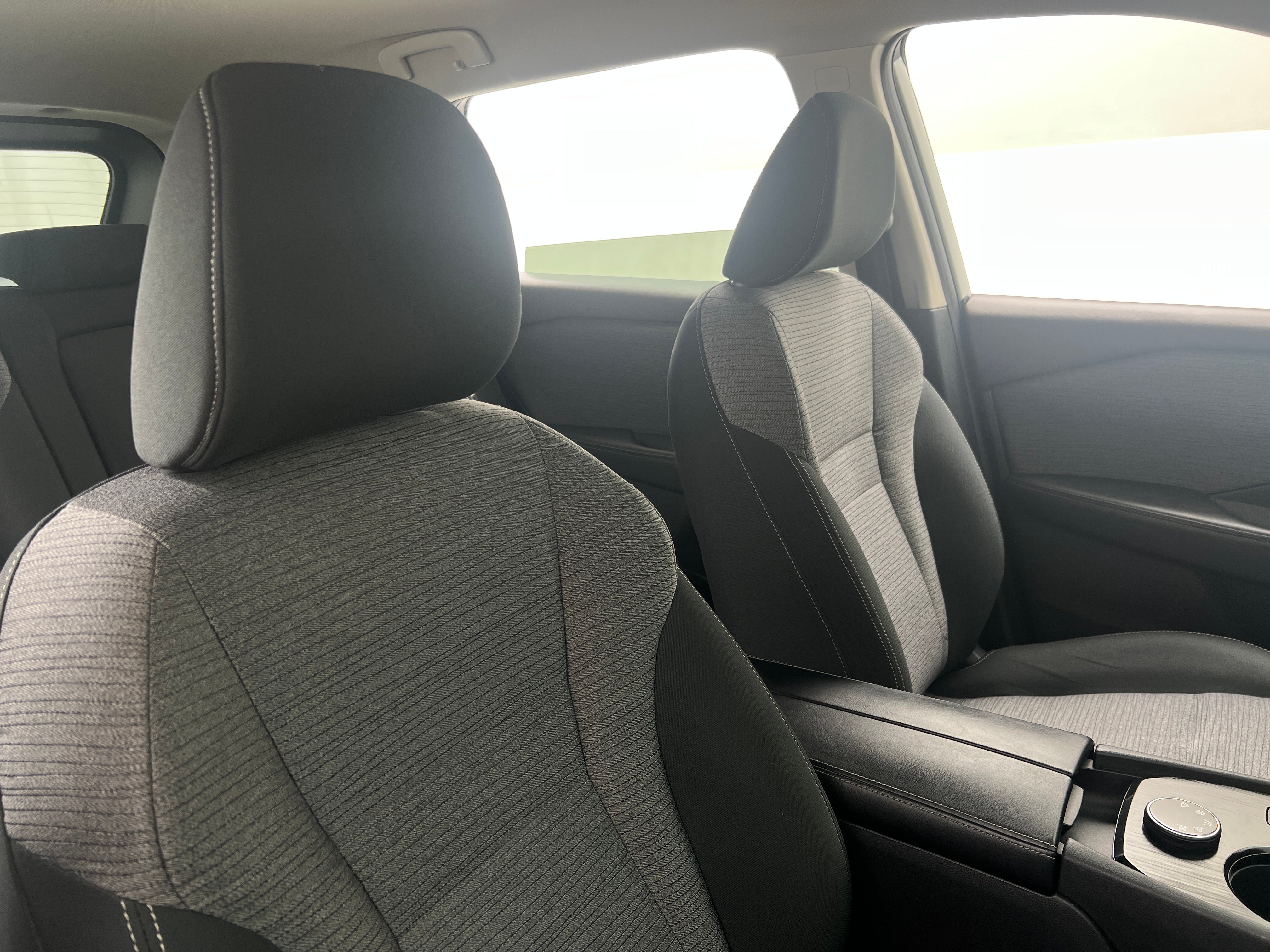 2022 Nissan Rogue S 2
