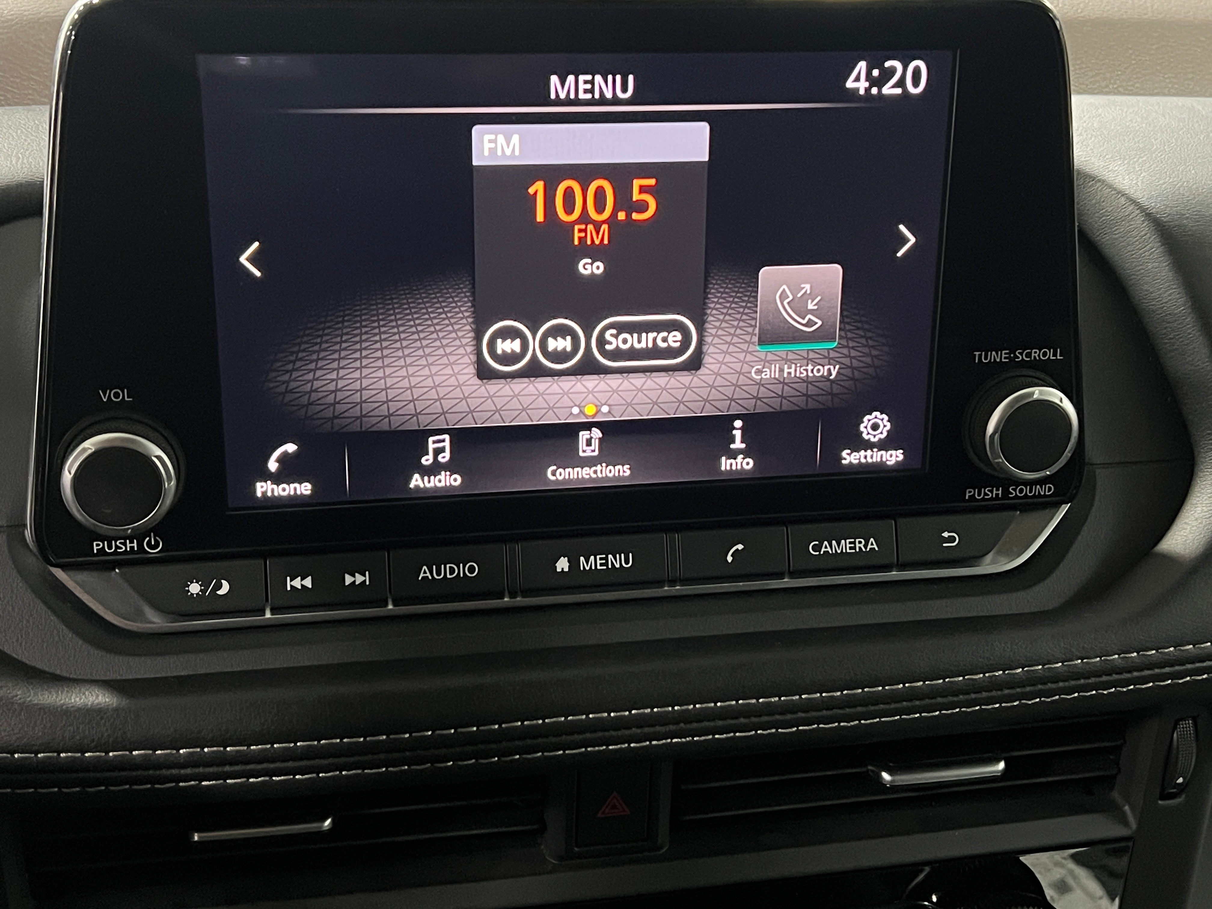 2022 Nissan Rogue S 4