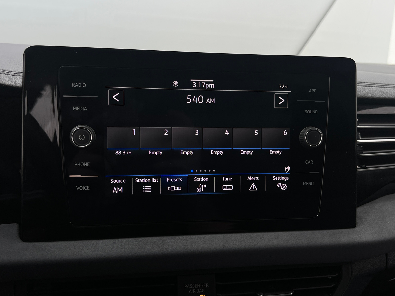 Thumbnail: 2025 Volkswagen Jetta - 3