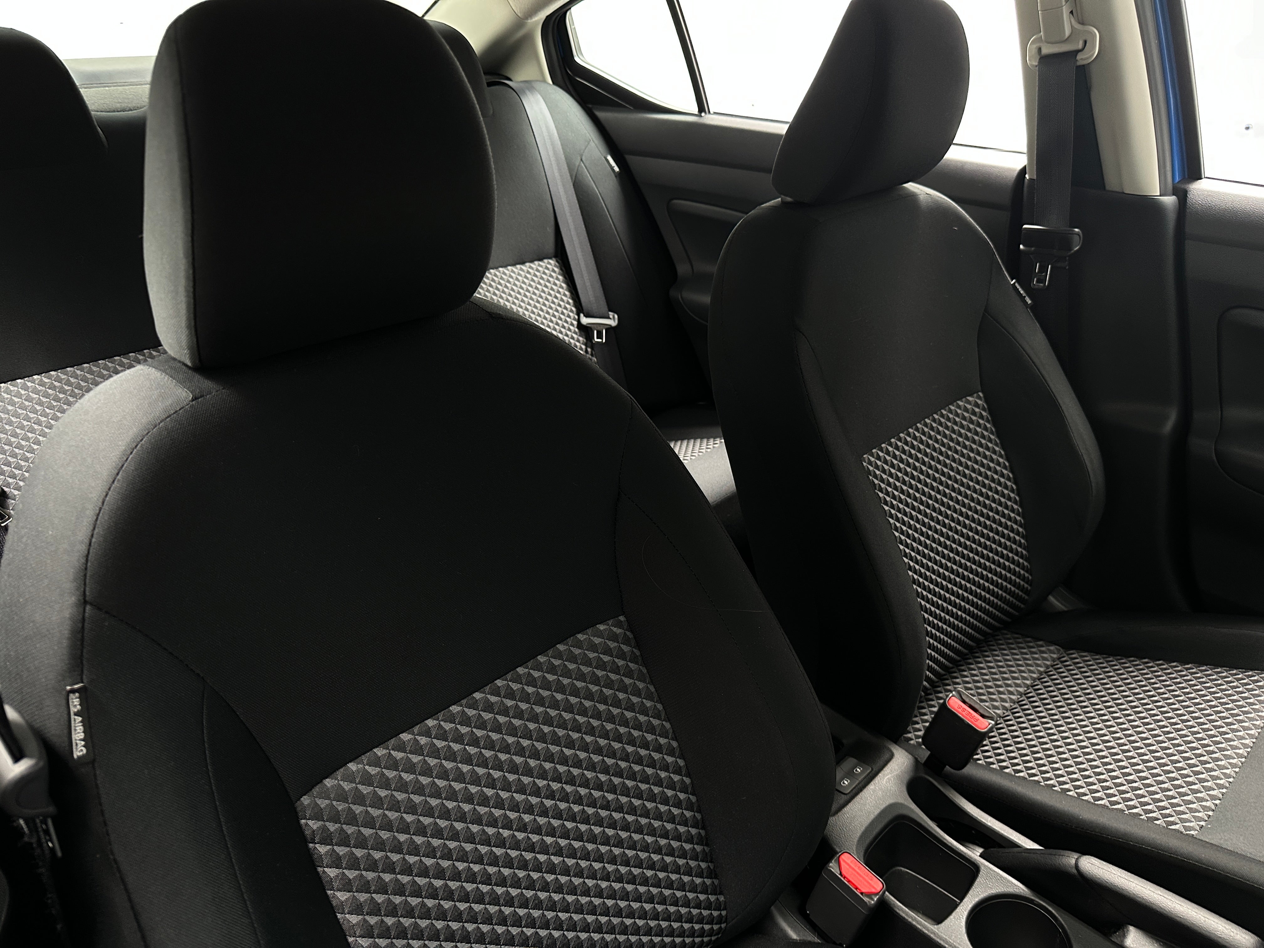 2023 Nissan Versa S 2