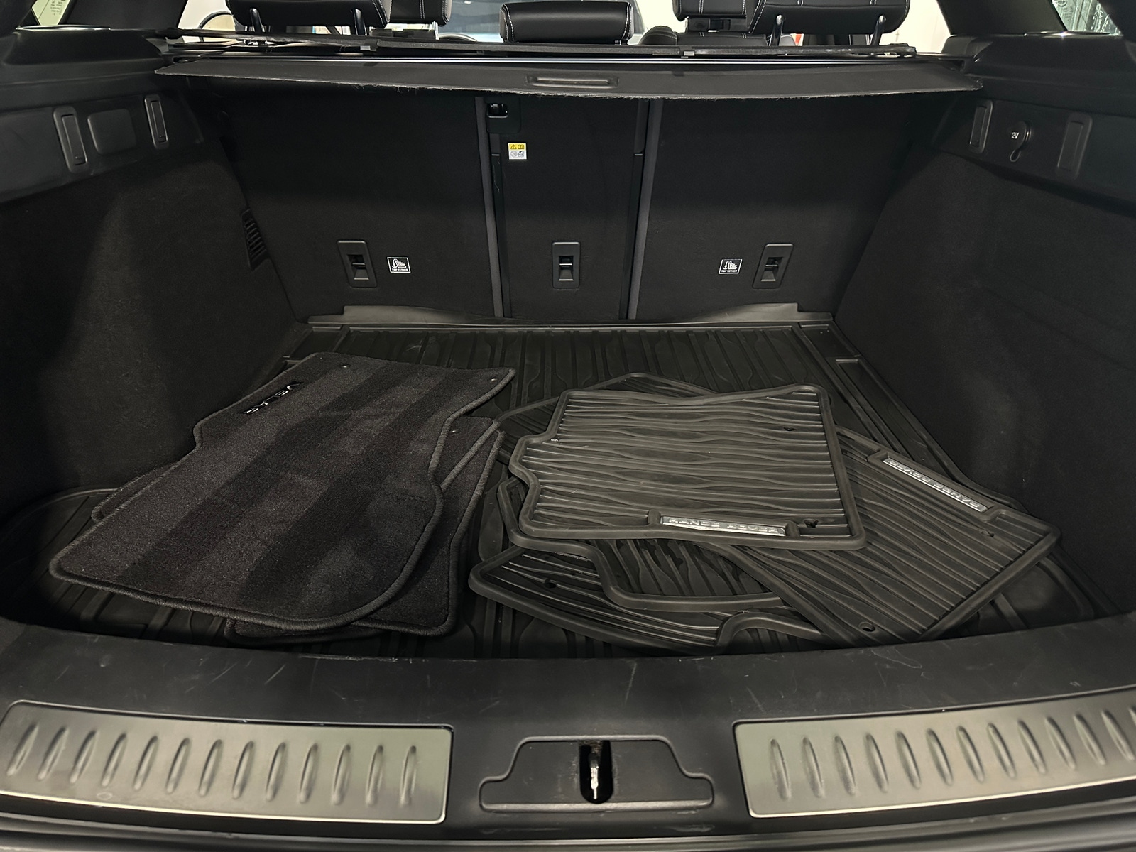 Thumbnail: 2019 Land Rover Range Rover Velar - 6