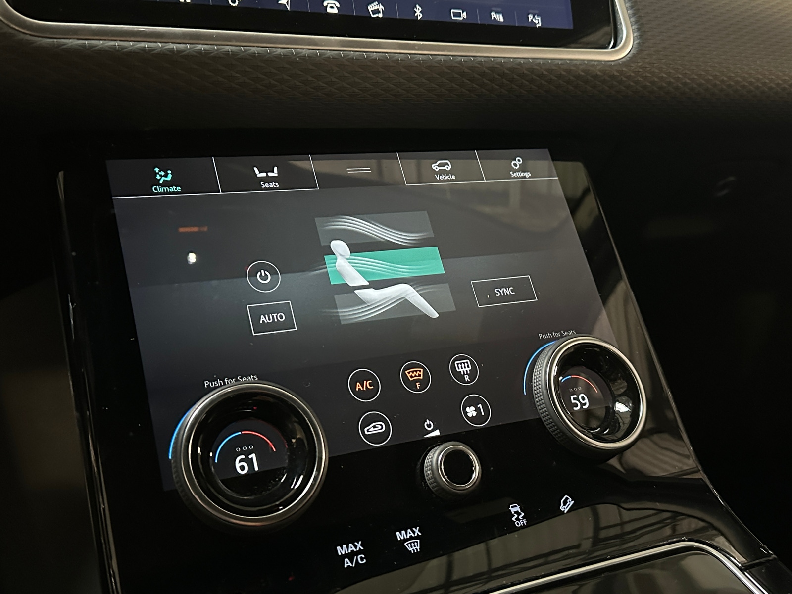 Thumbnail: 2019 Land Rover Range Rover Velar - 3