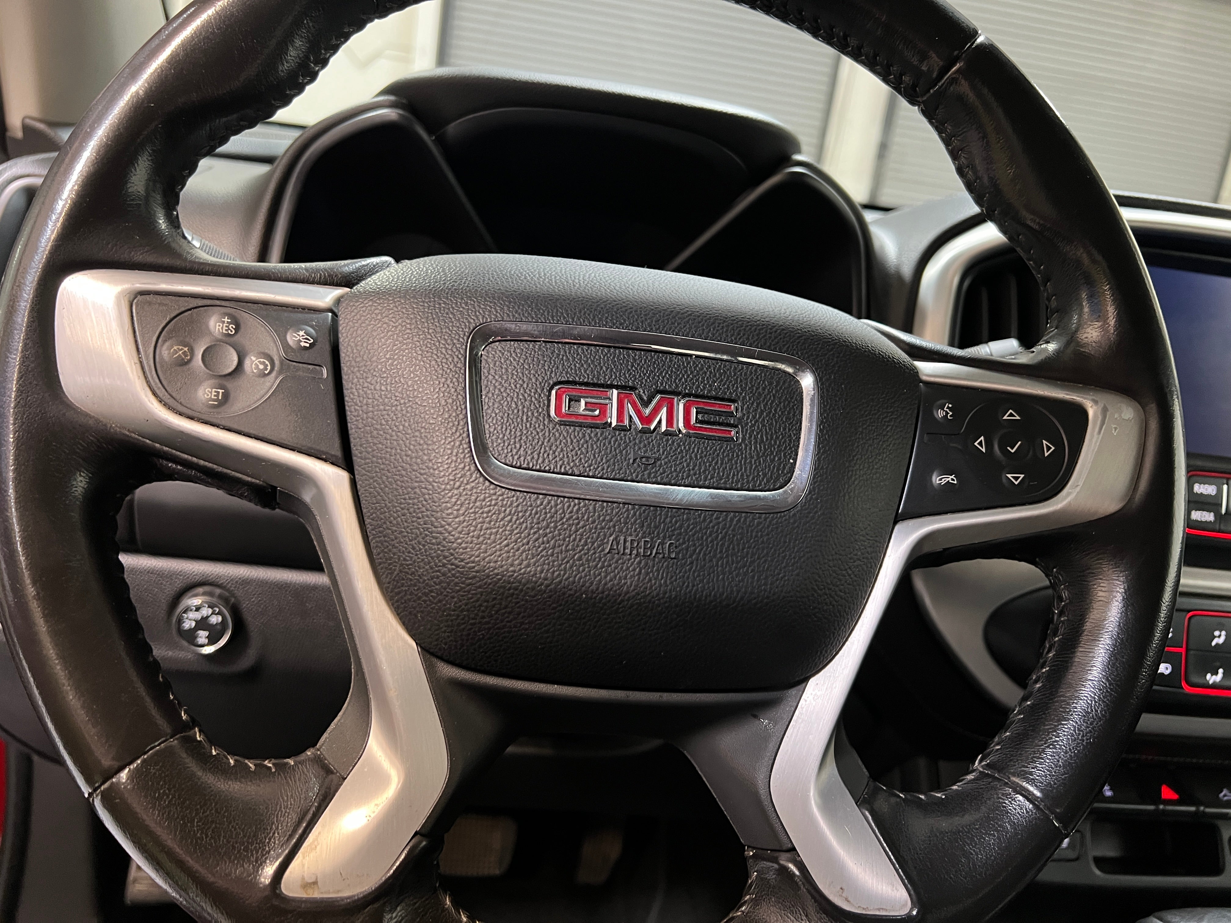 Thumbnail: 2016 GMC Canyon - 4