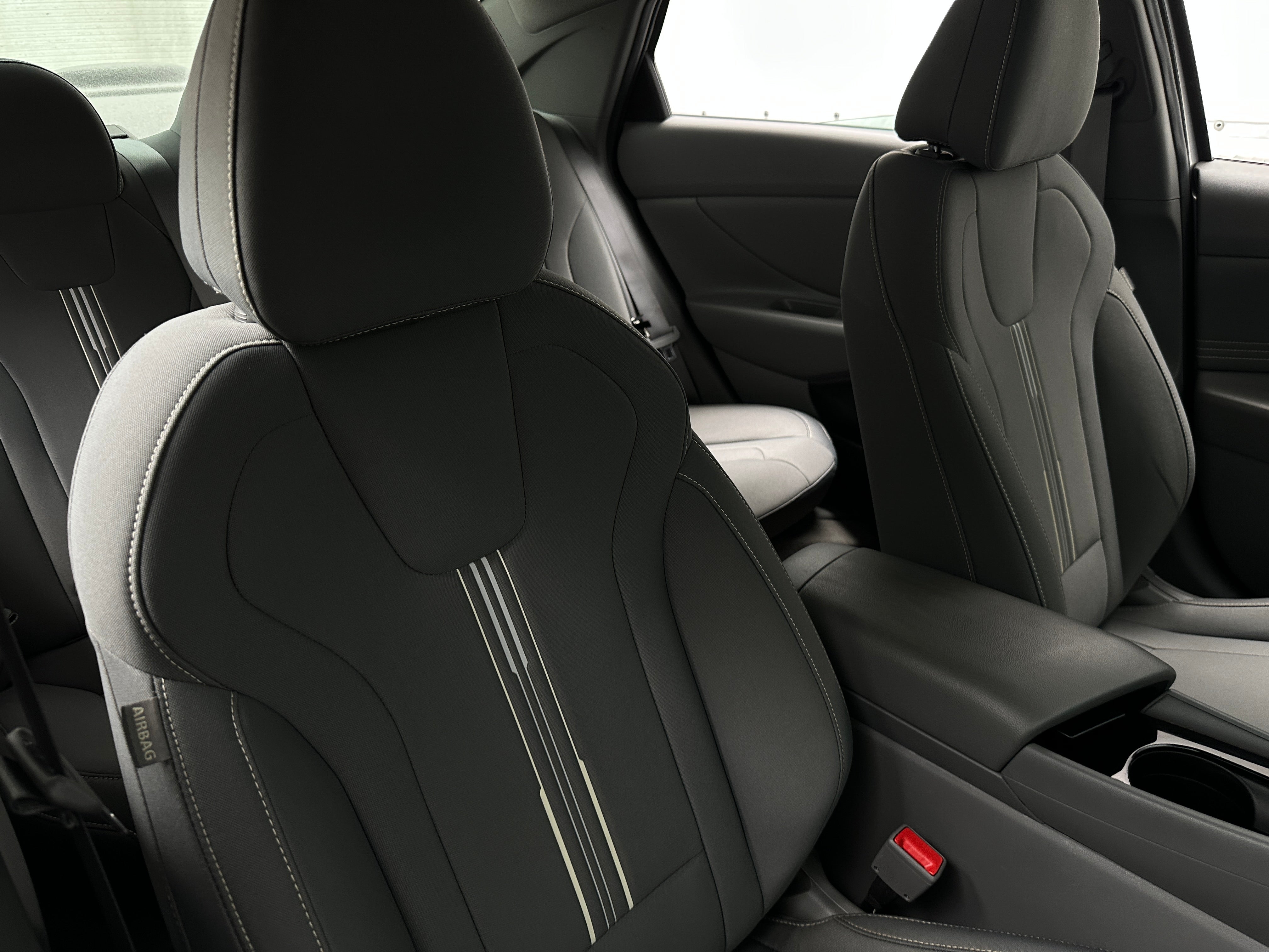 2023 Hyundai Elantra SEL 2