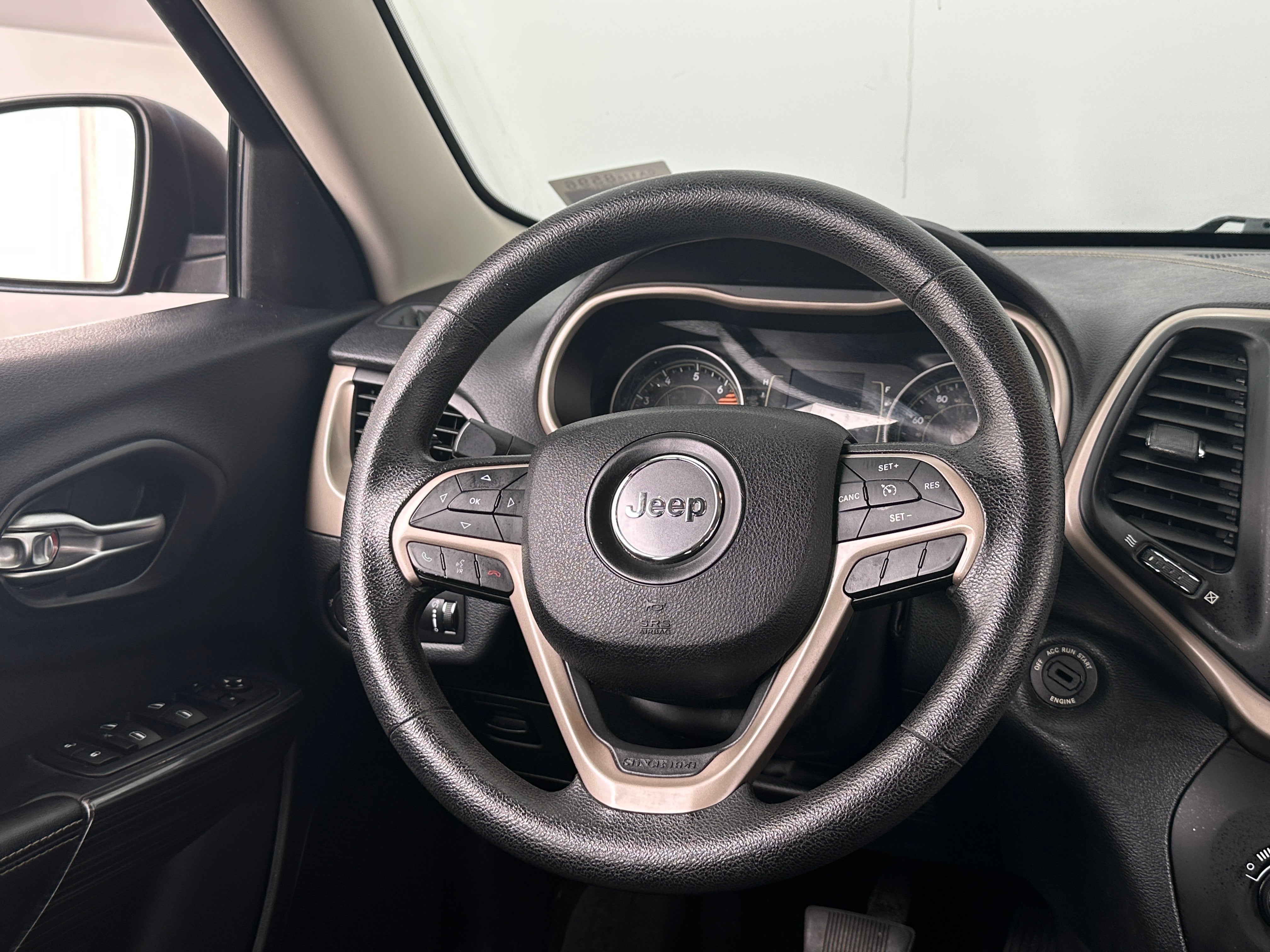 2016 Jeep Cherokee Sport 5