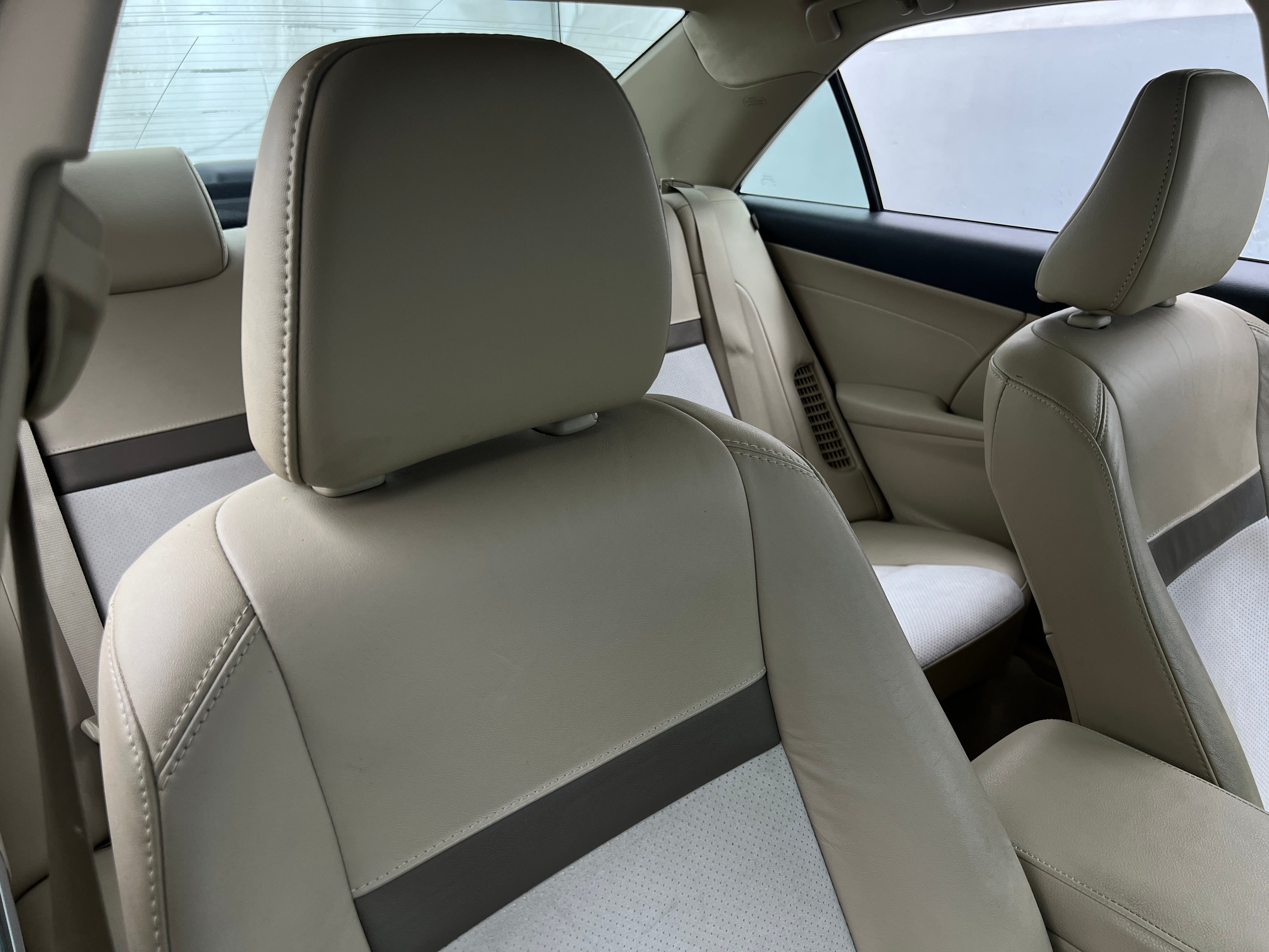 2013 Toyota Camry XLE 2