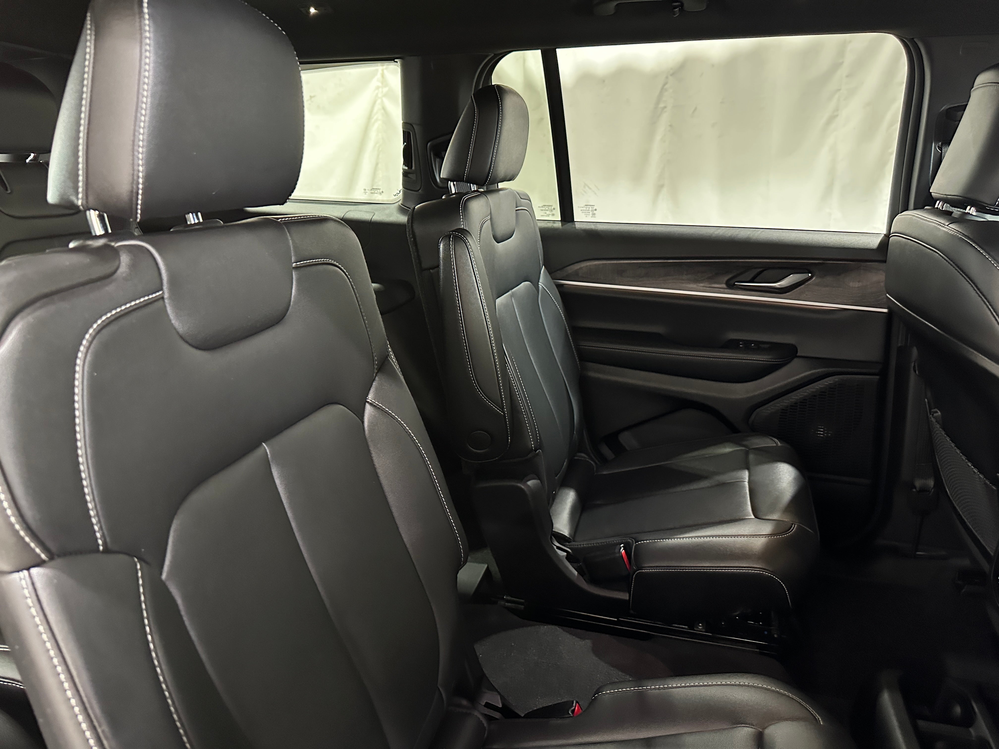 Thumbnail: 2024 Jeep Grand Cherokee L - 5