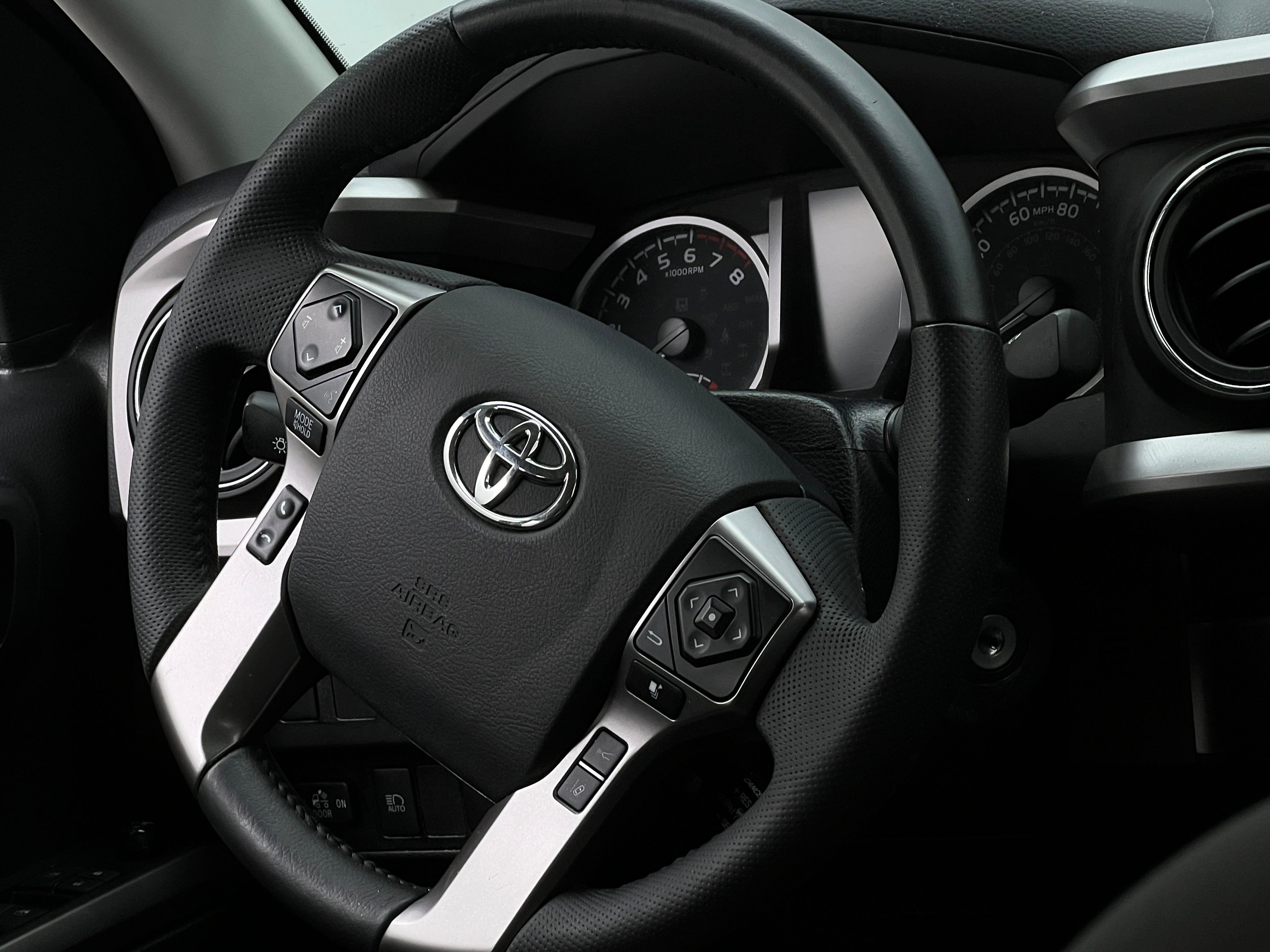 Thumbnail: 2022 Toyota Tacoma - 5