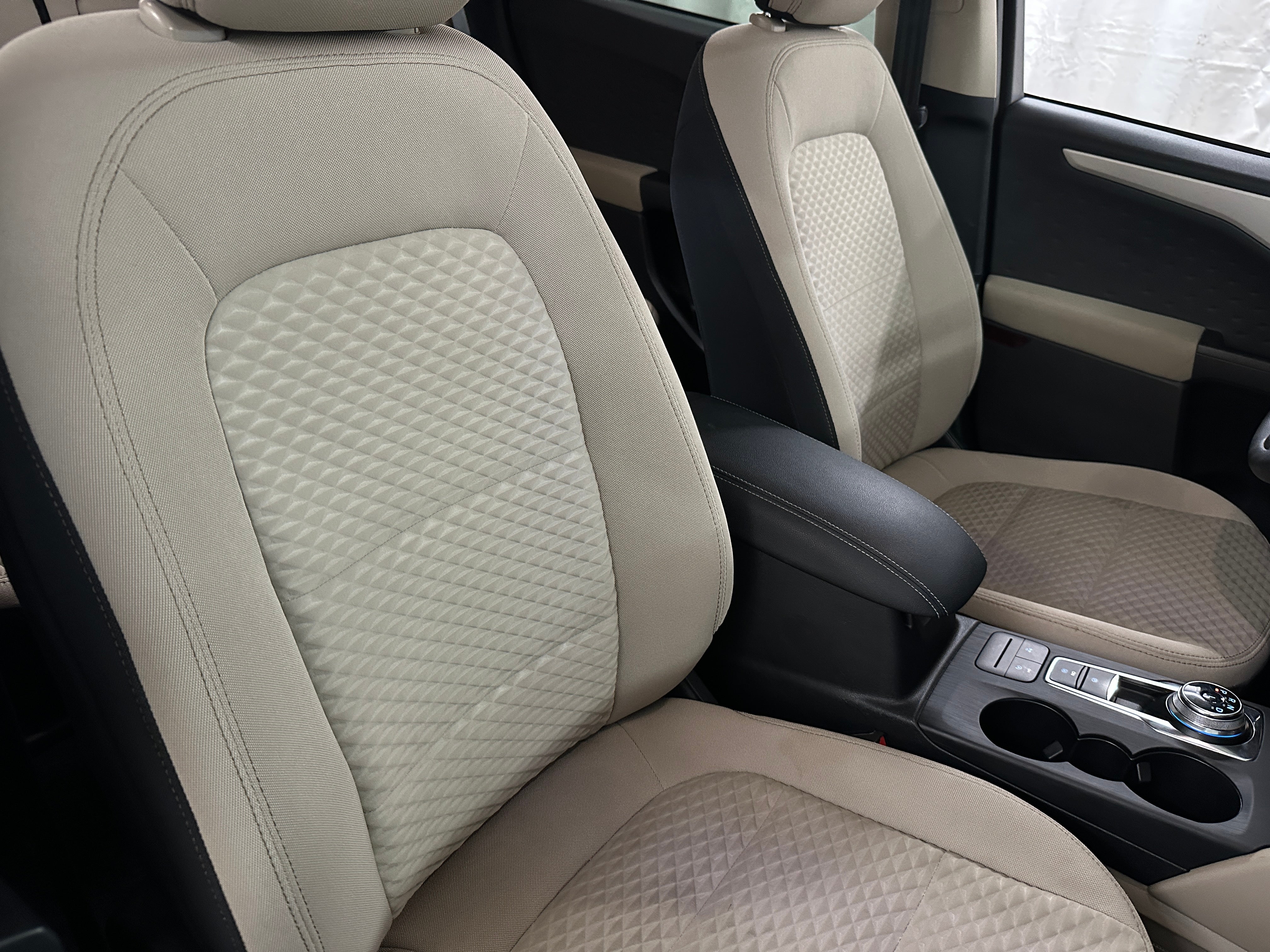 2020 Ford Escape SE 2