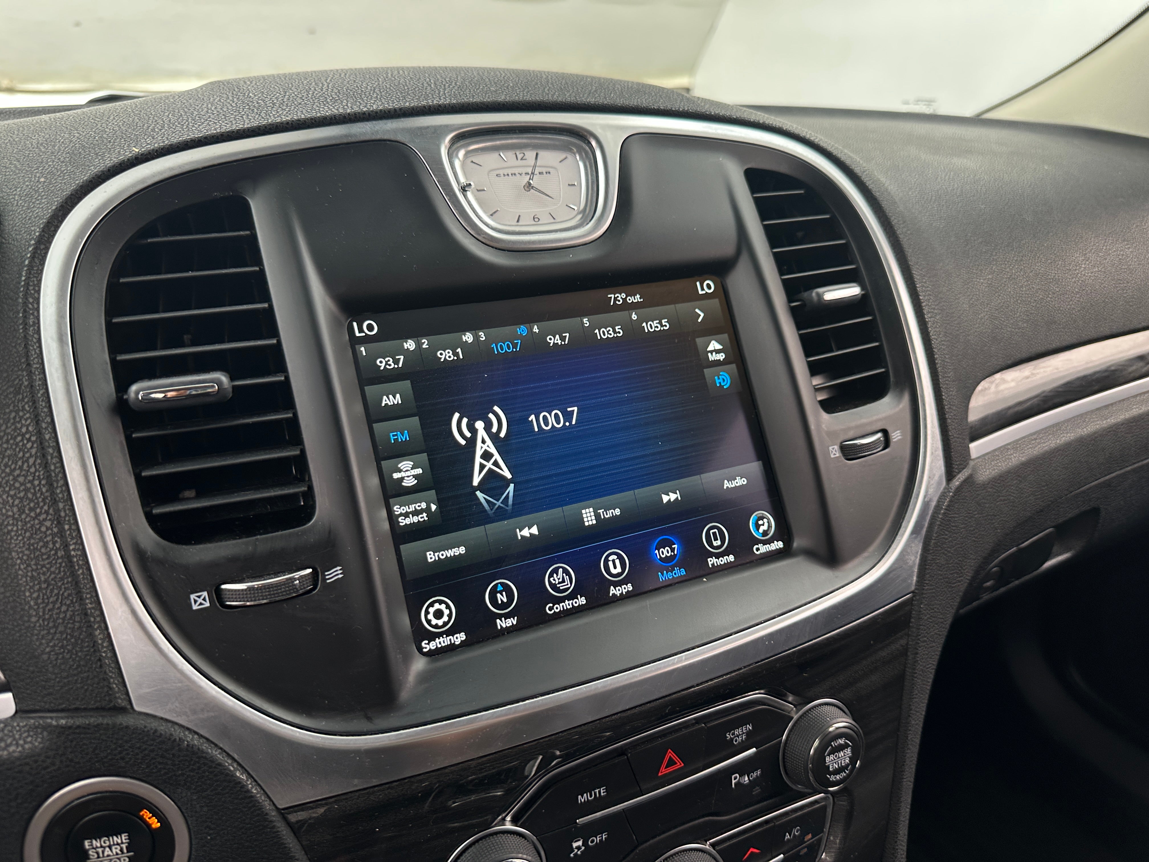 2018 Chrysler 300 Touring 3