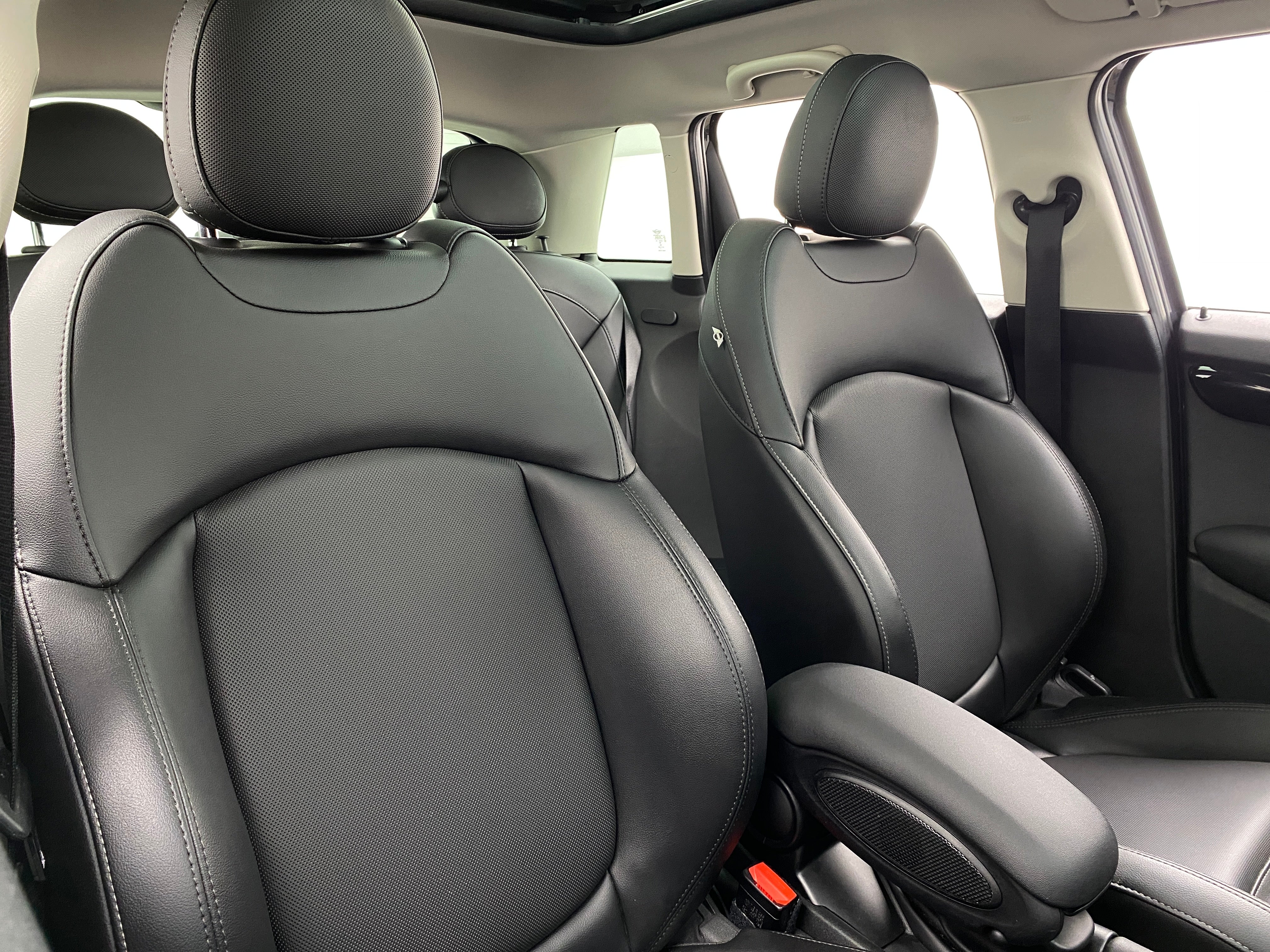 2015 MINI Cooper Hardtop S 2
