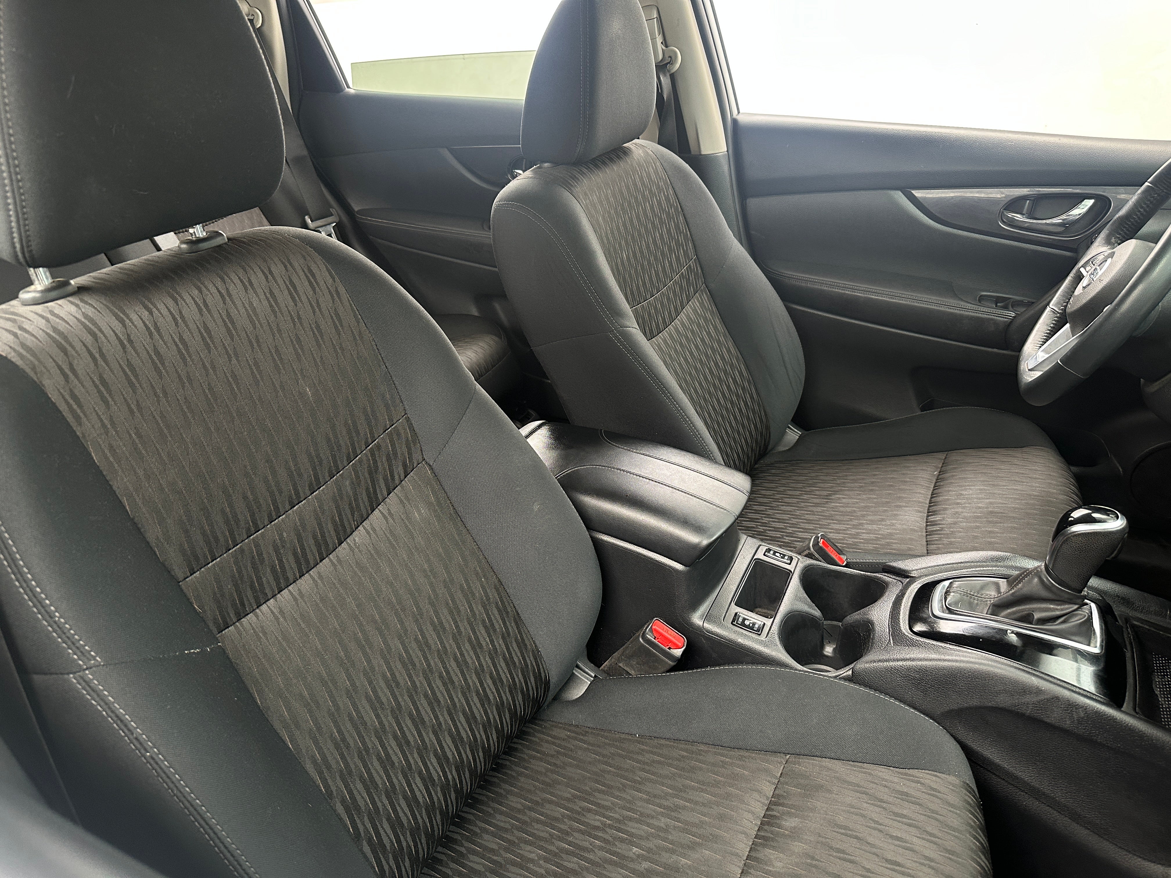 2018 Nissan Rogue SV 2