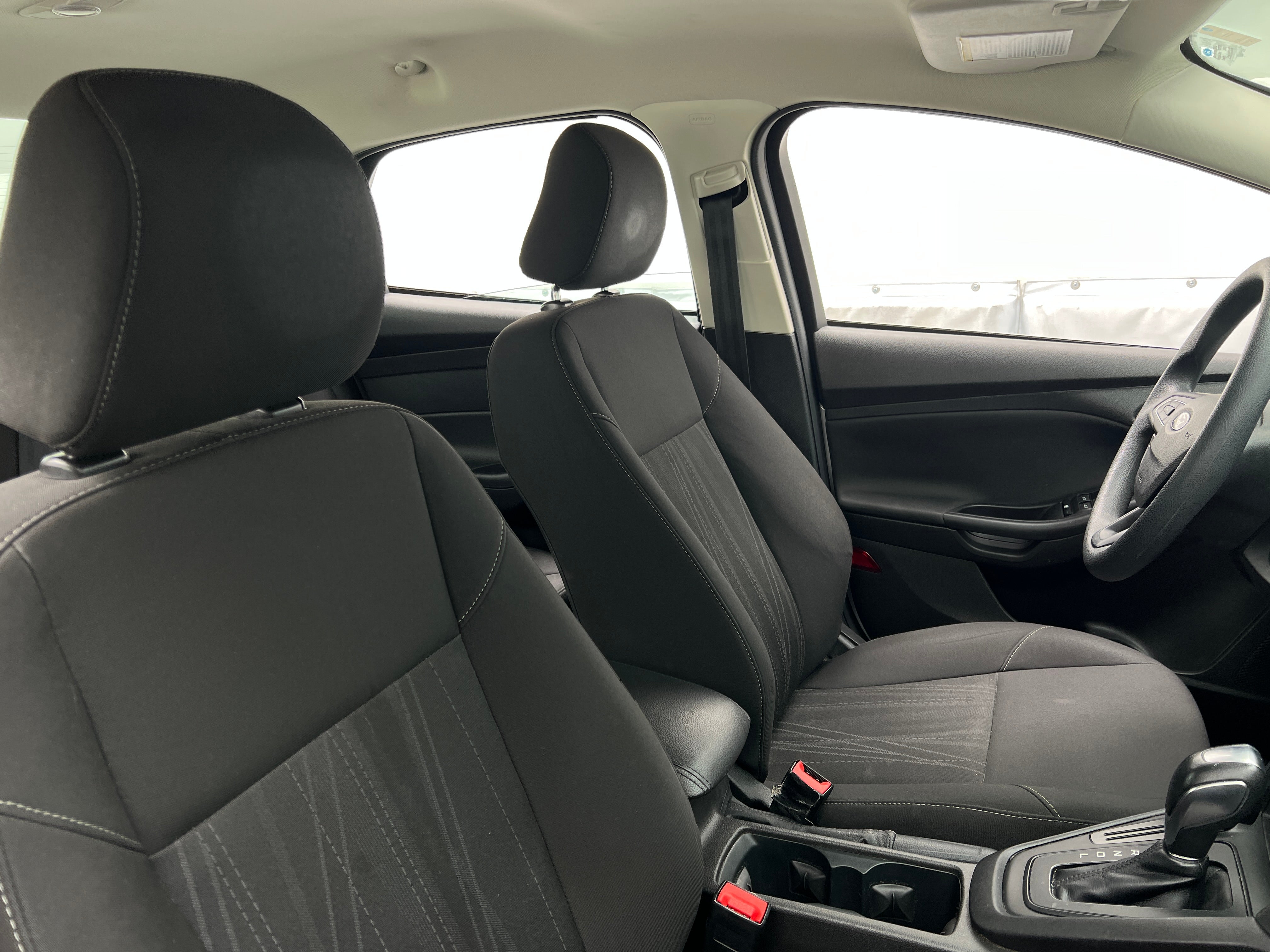 2016 Ford Focus SE 2