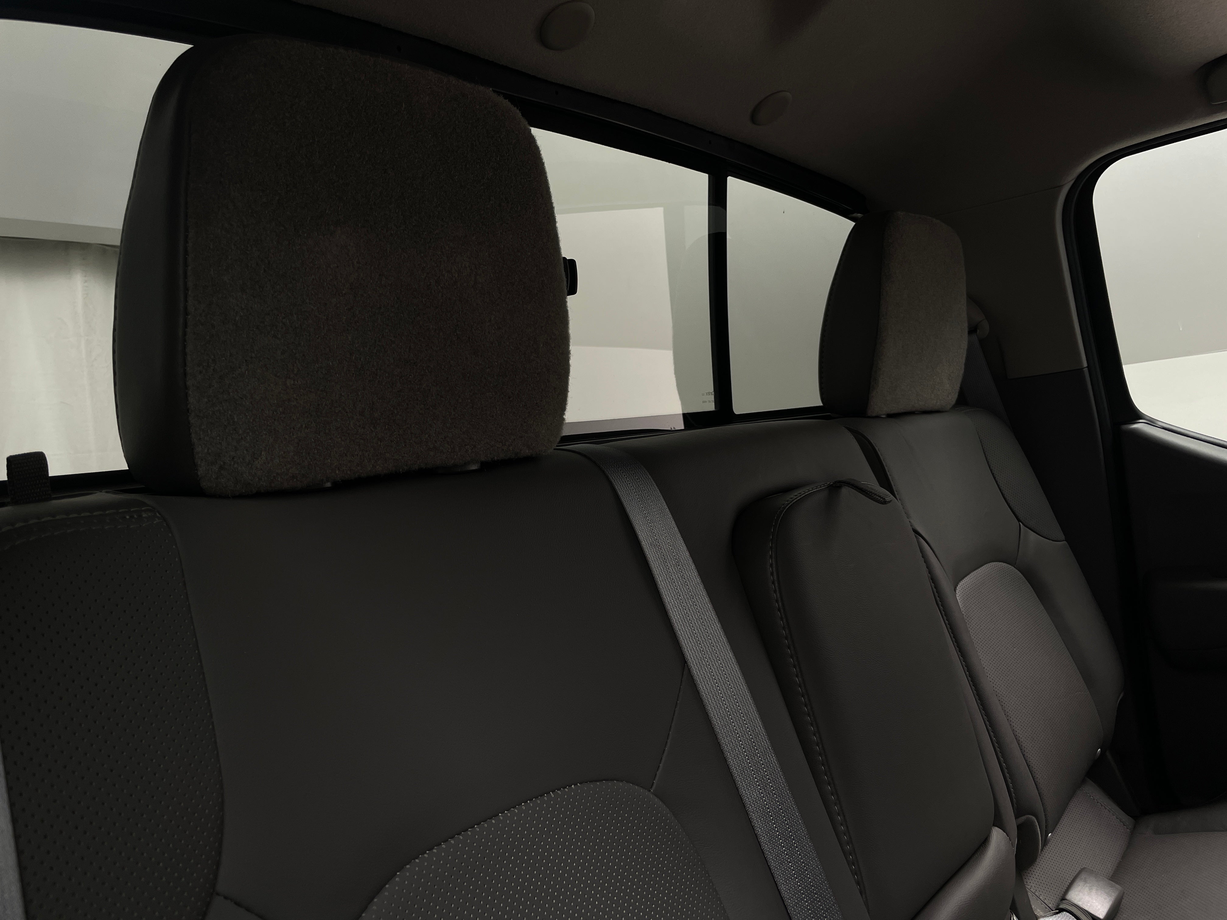 2019 Nissan Frontier SL 5
