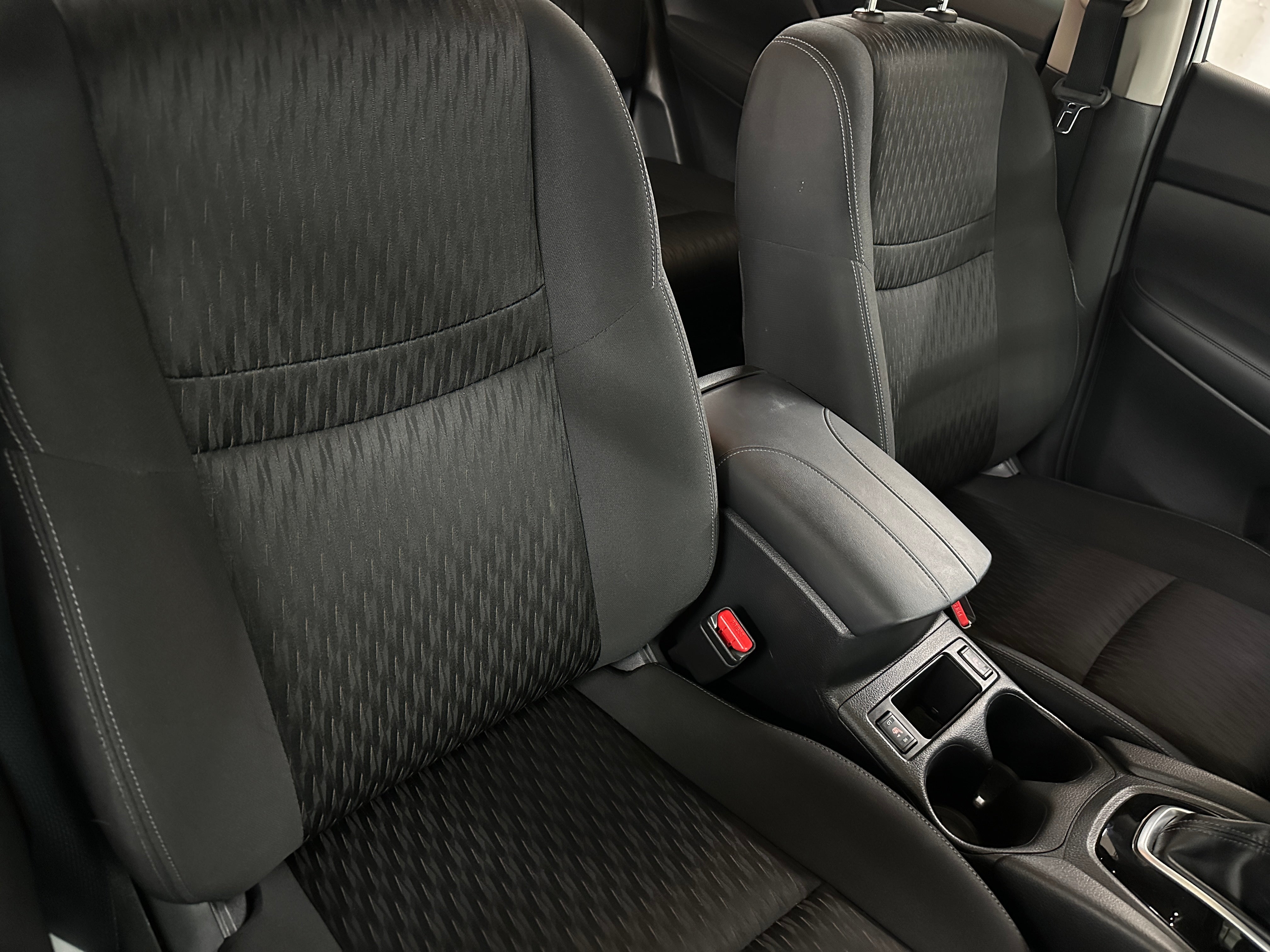 2019 Nissan Rogue SV 2