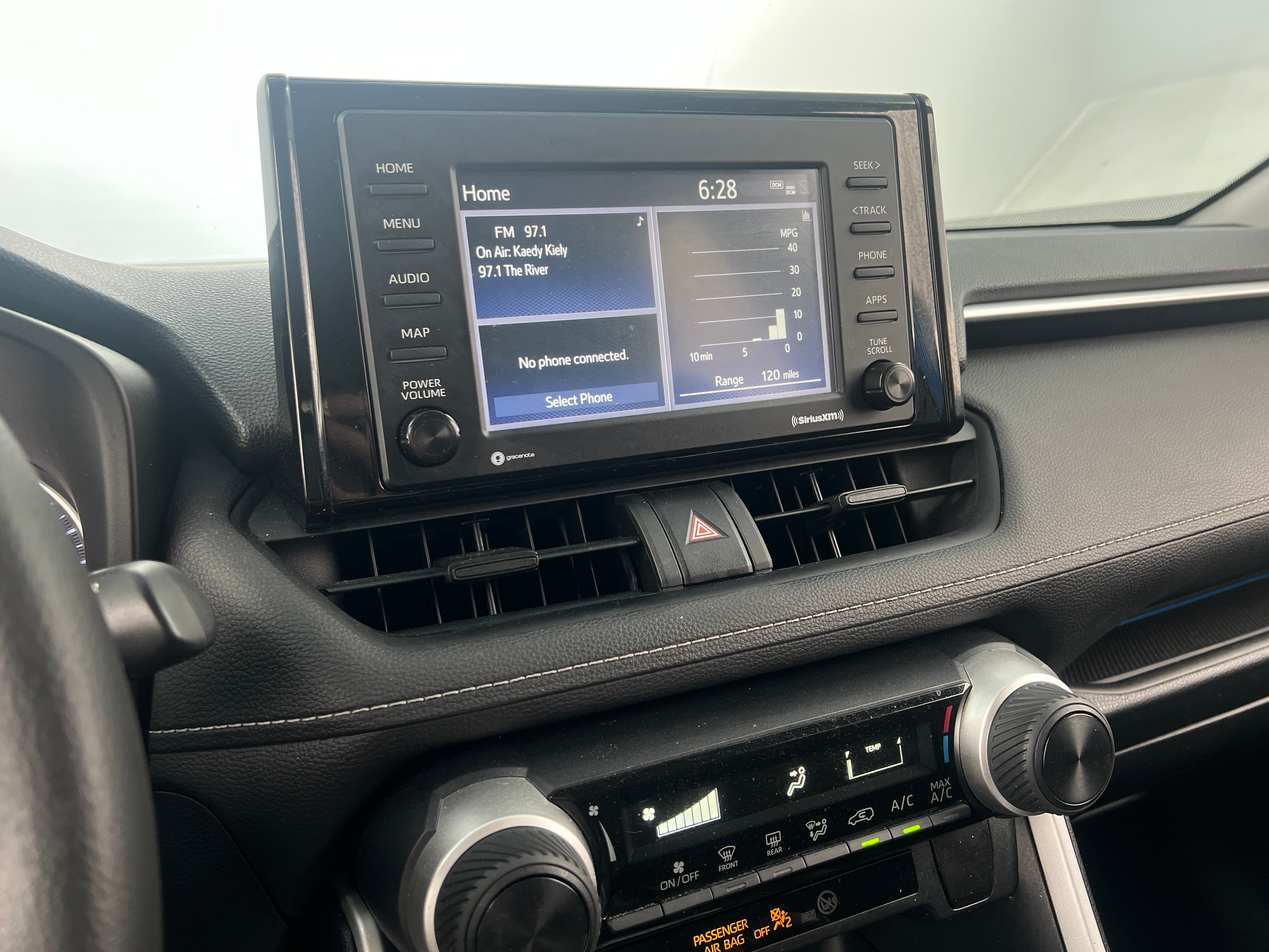 2020 Toyota RAV4 LE 4