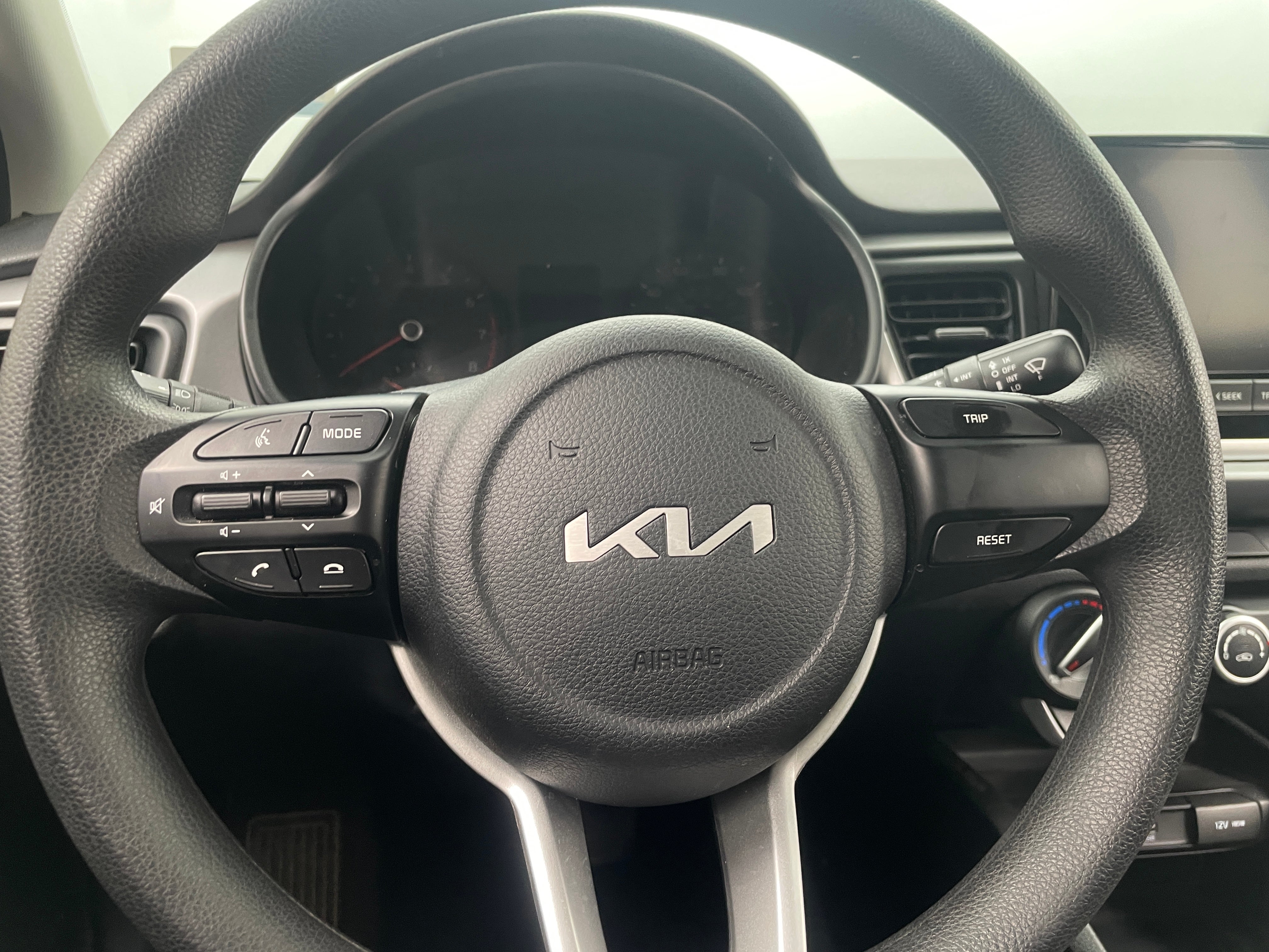2022 Kia Rio LX 5