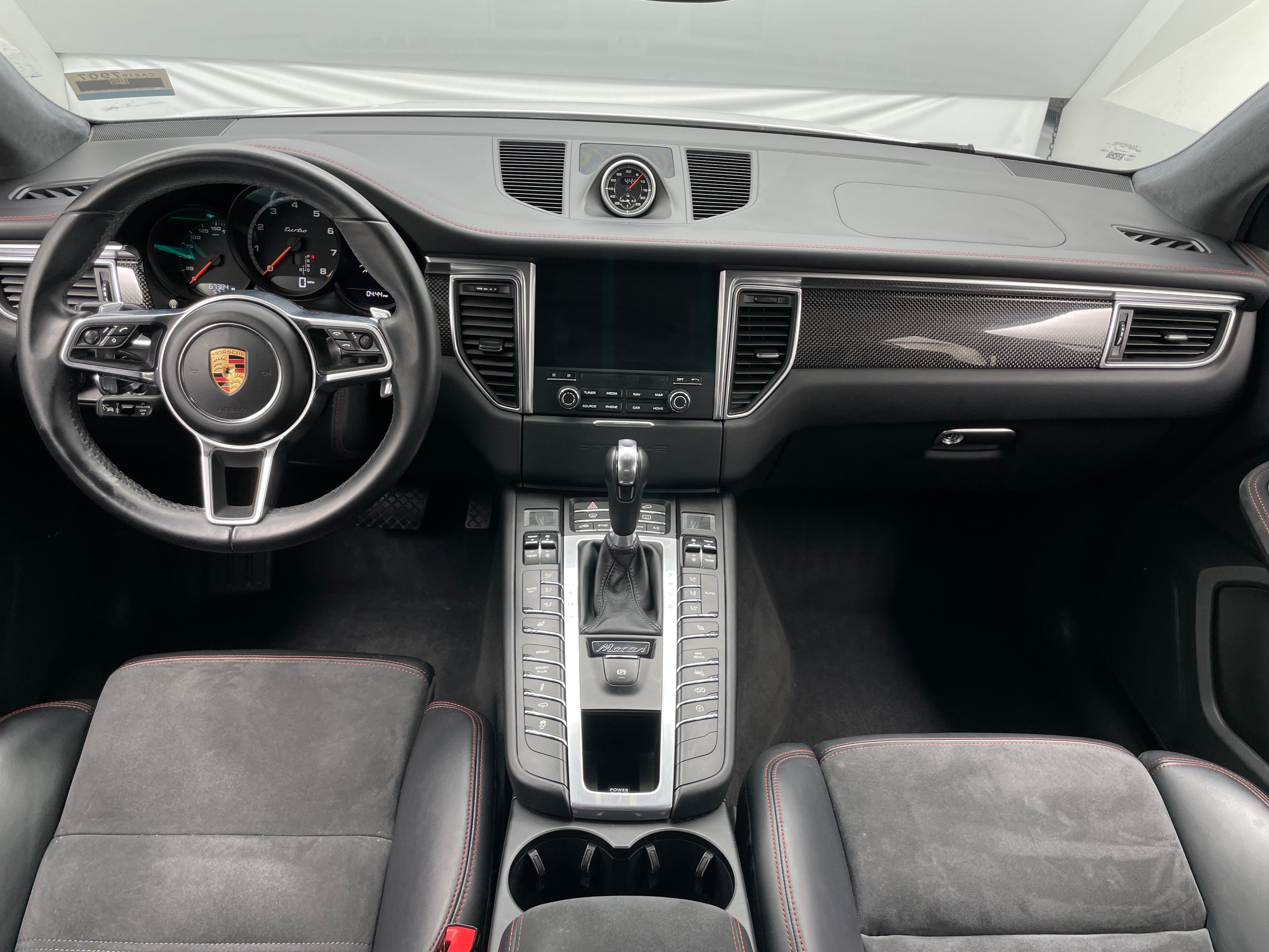 2018 Porsche Macan Turbo 2