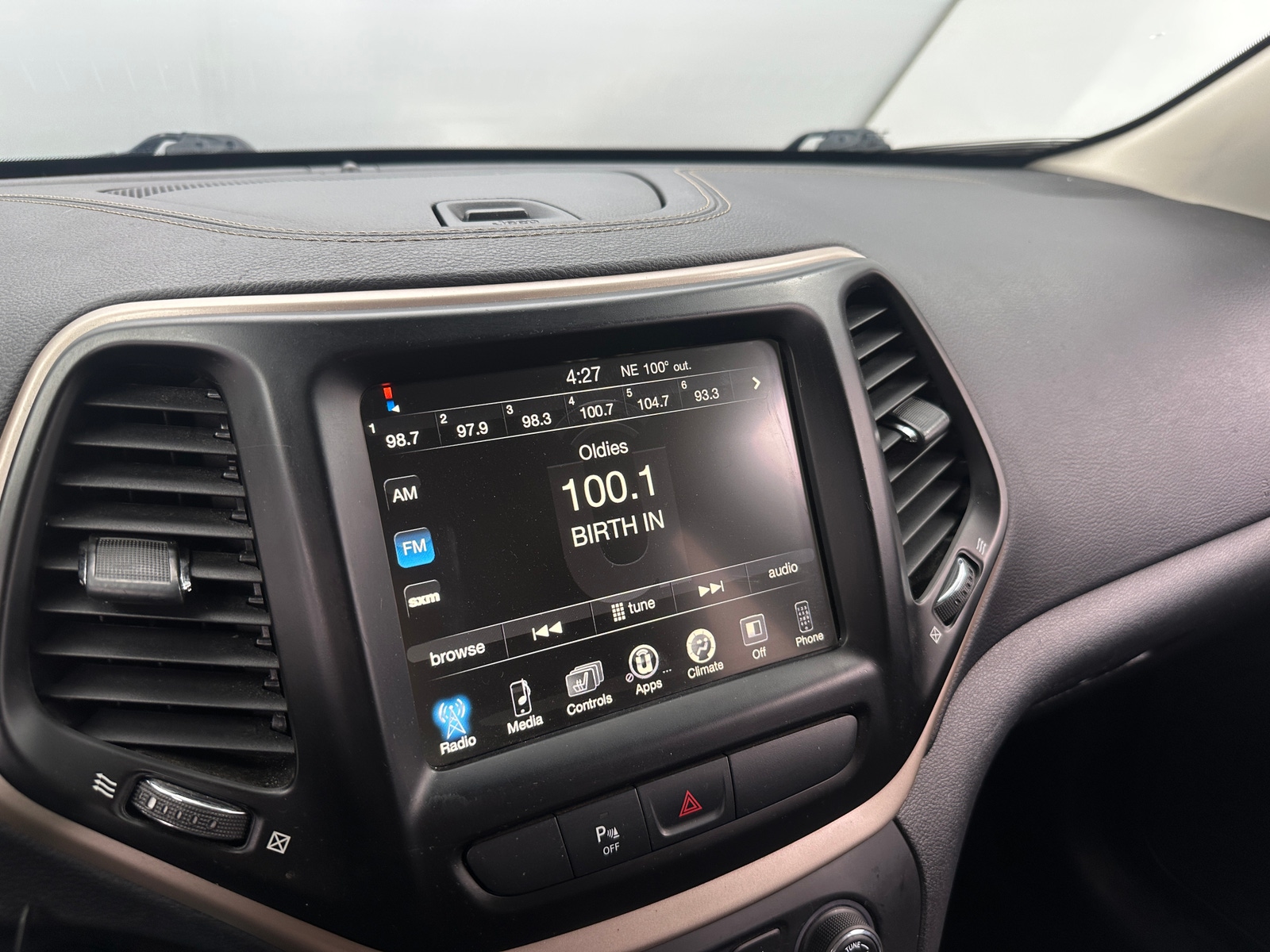 Thumbnail: 2017 Jeep Cherokee - 3