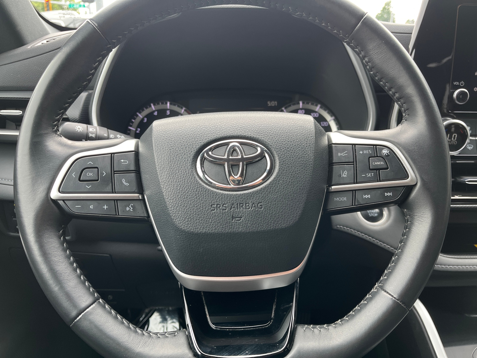 Thumbnail: 2024 Toyota Highlander - 5