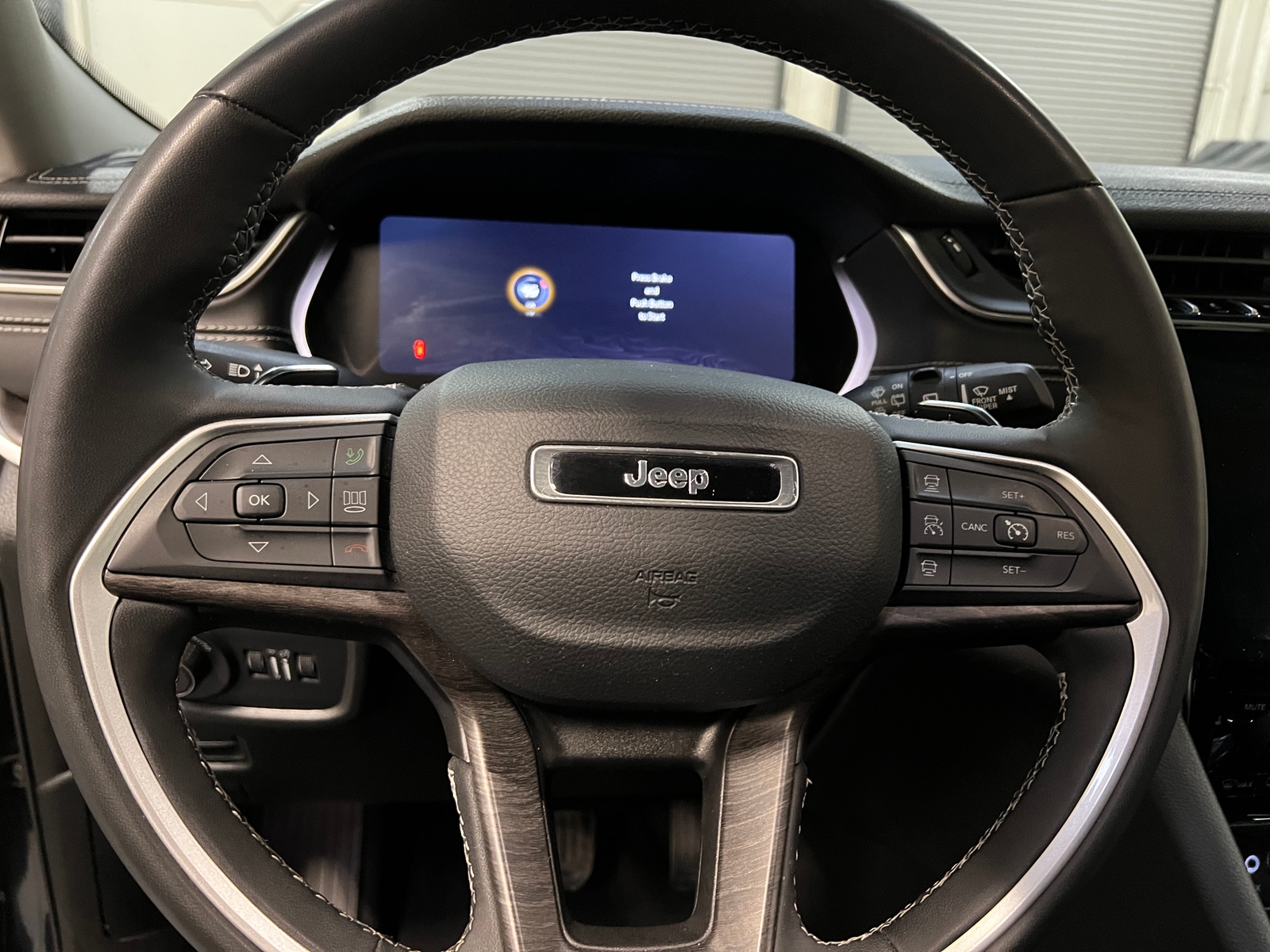 Thumbnail: 2023 Jeep Grand Cherokee - 4