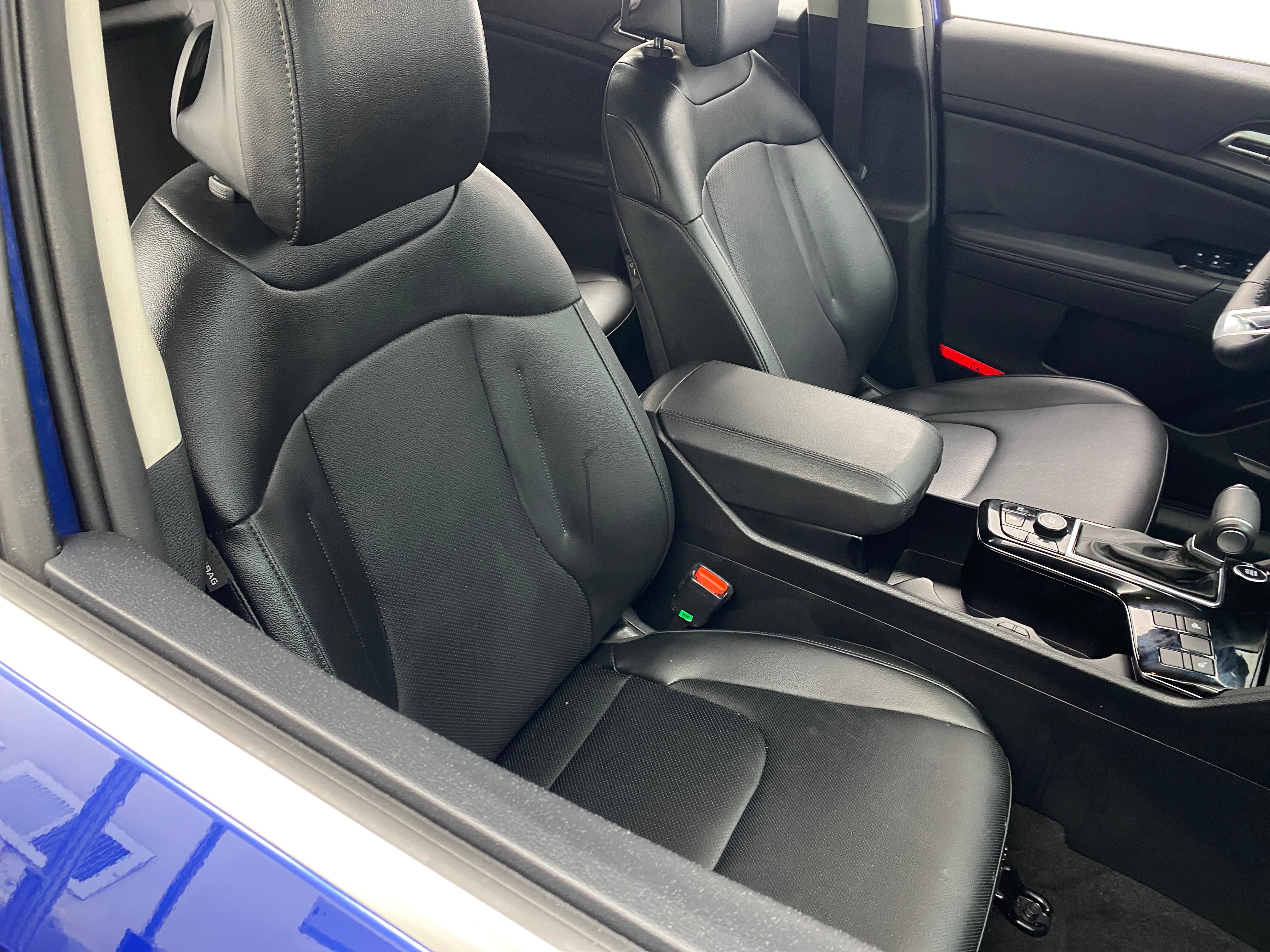 2024 Kia Sportage EX 2