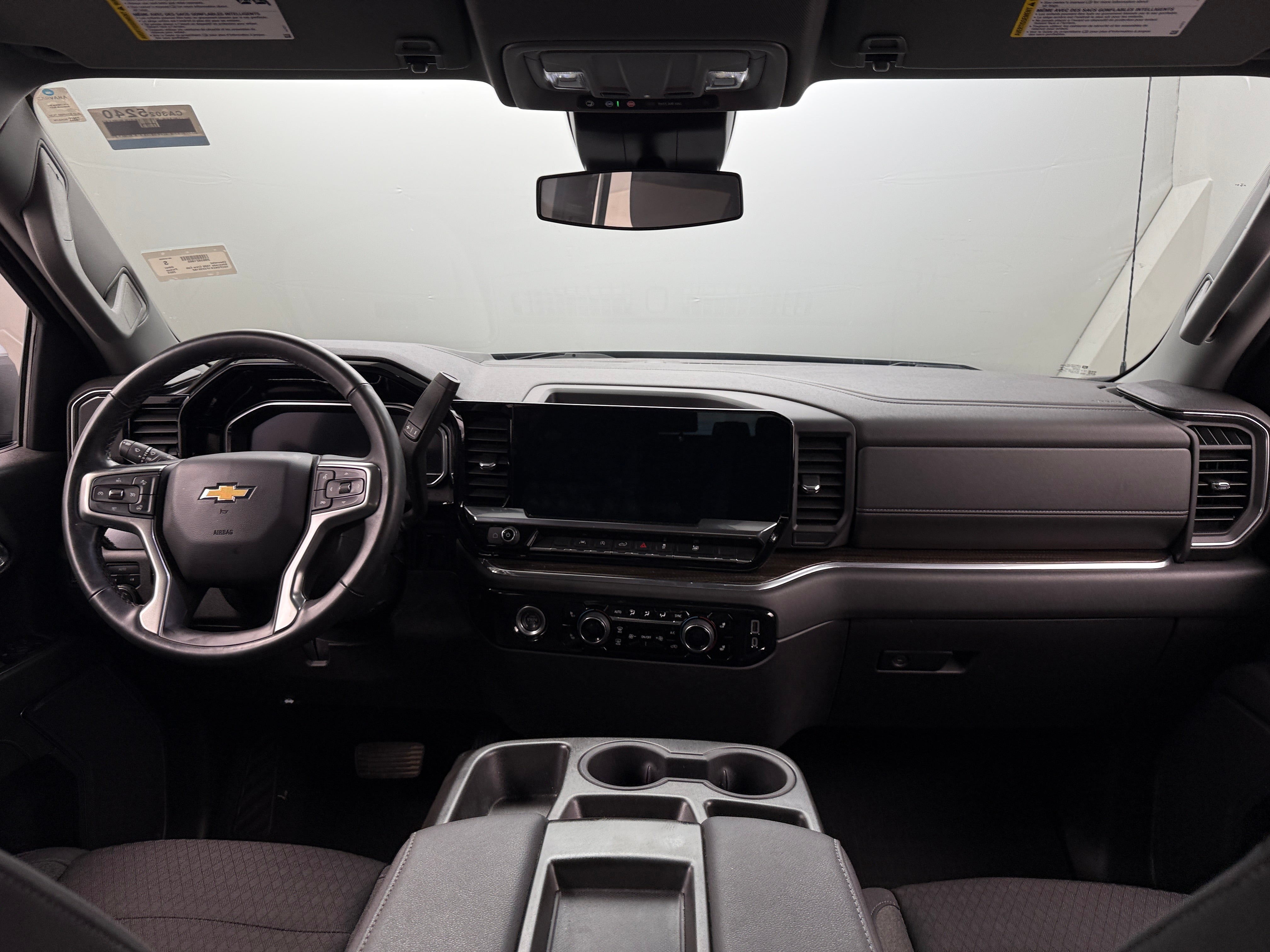 2023 Chevrolet Silverado 1500 LT 3