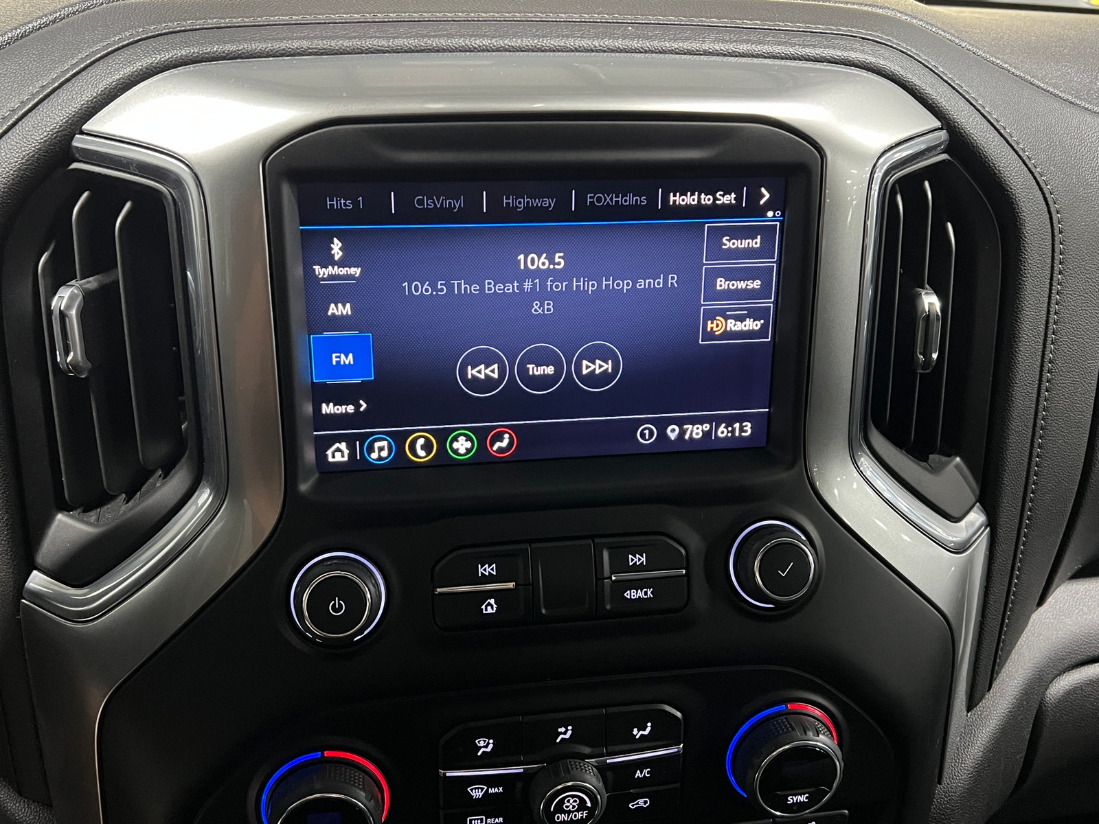 Thumbnail: 2020 Chevrolet Silverado 1500 - 4