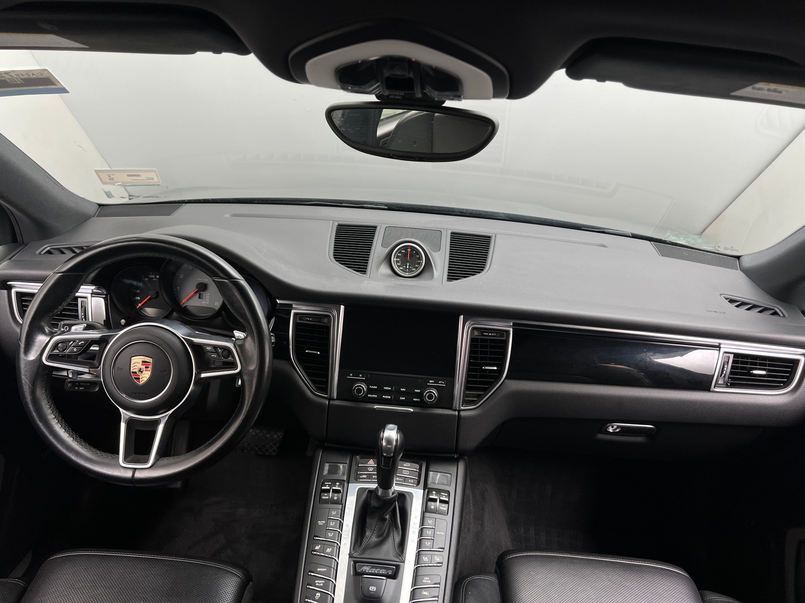 Thumbnail: 2017 Porsche Macan - 2