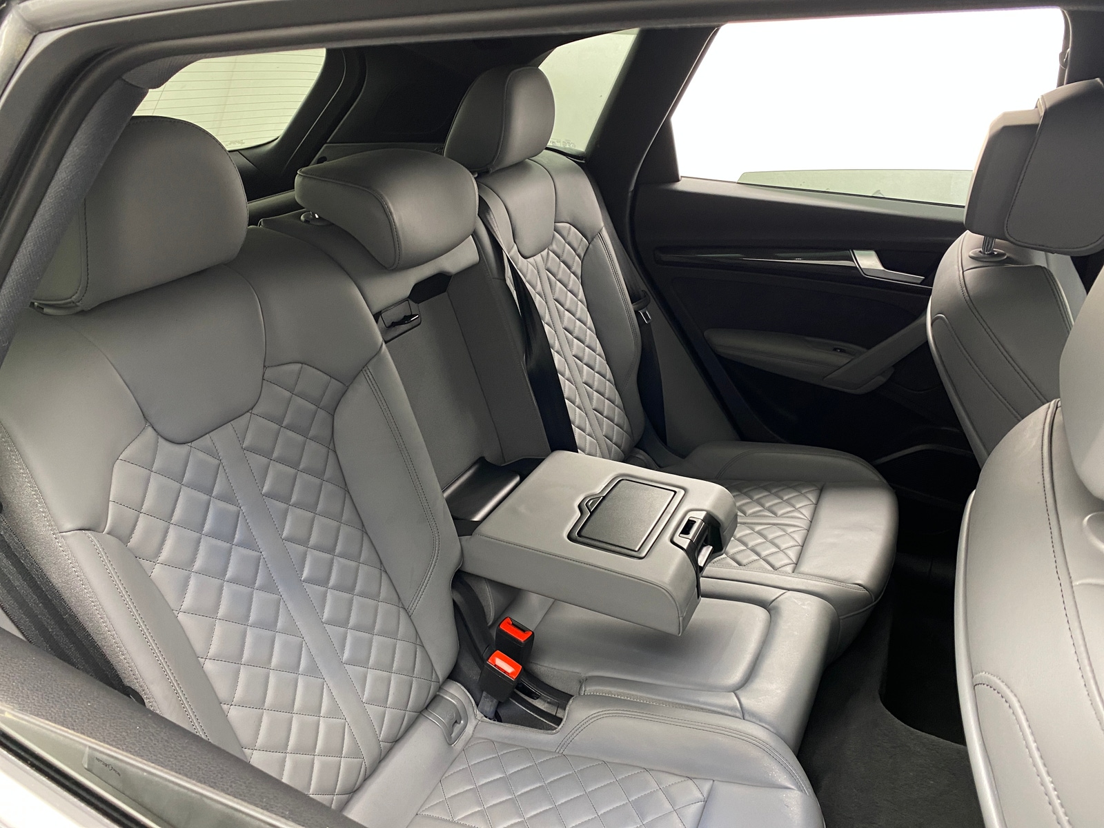 Thumbnail: 2018 Audi SQ5 - 5