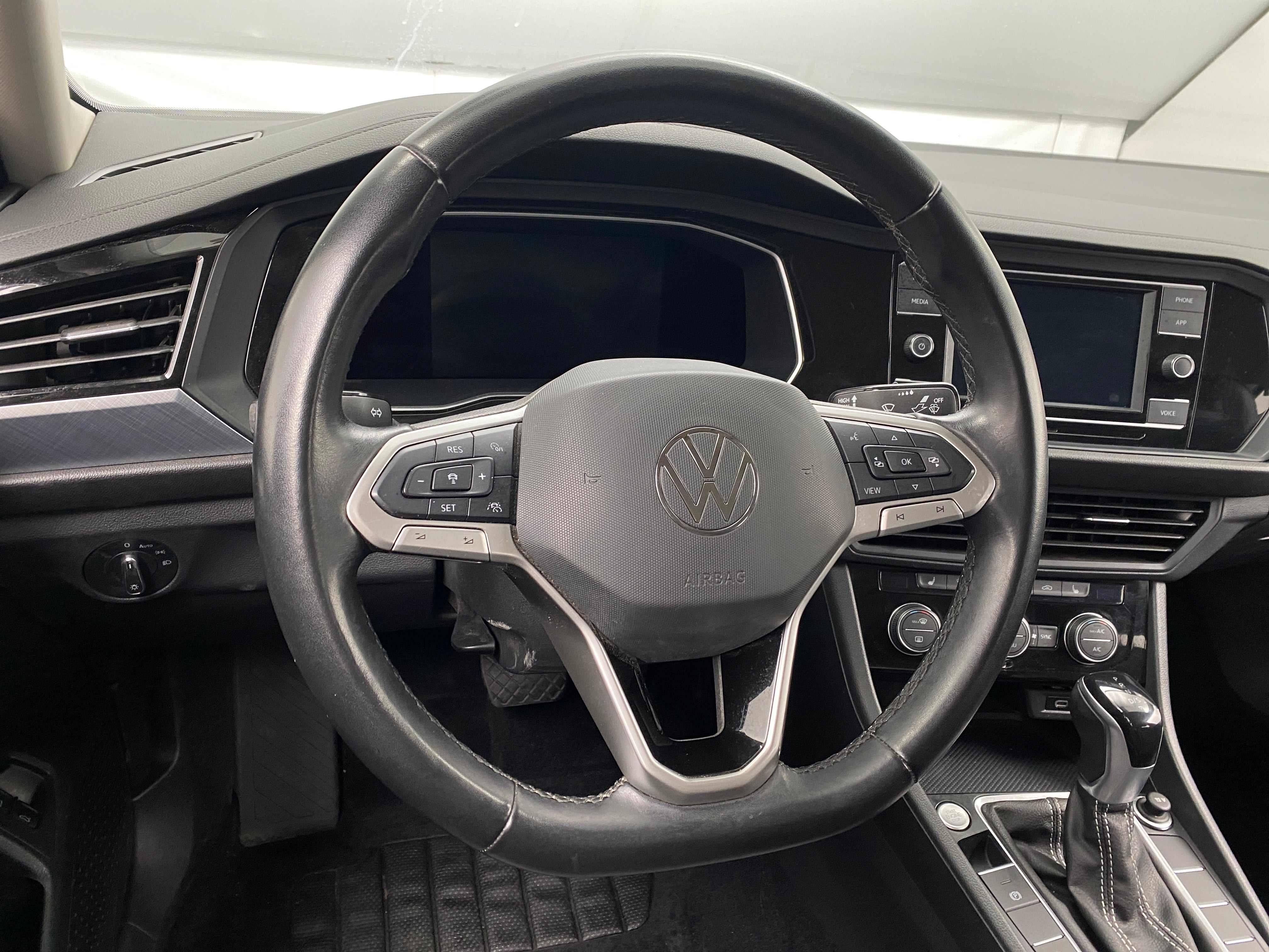 Thumbnail: 2022 Volkswagen Jetta - 4