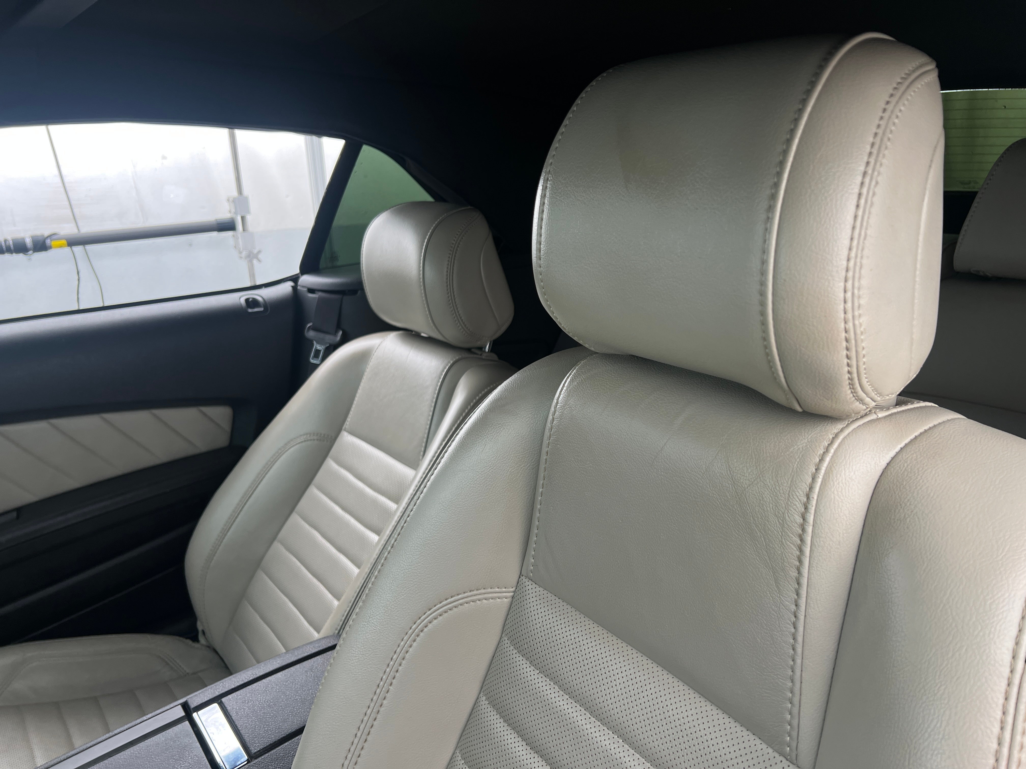 2014 Ford Mustang GT Premium 2