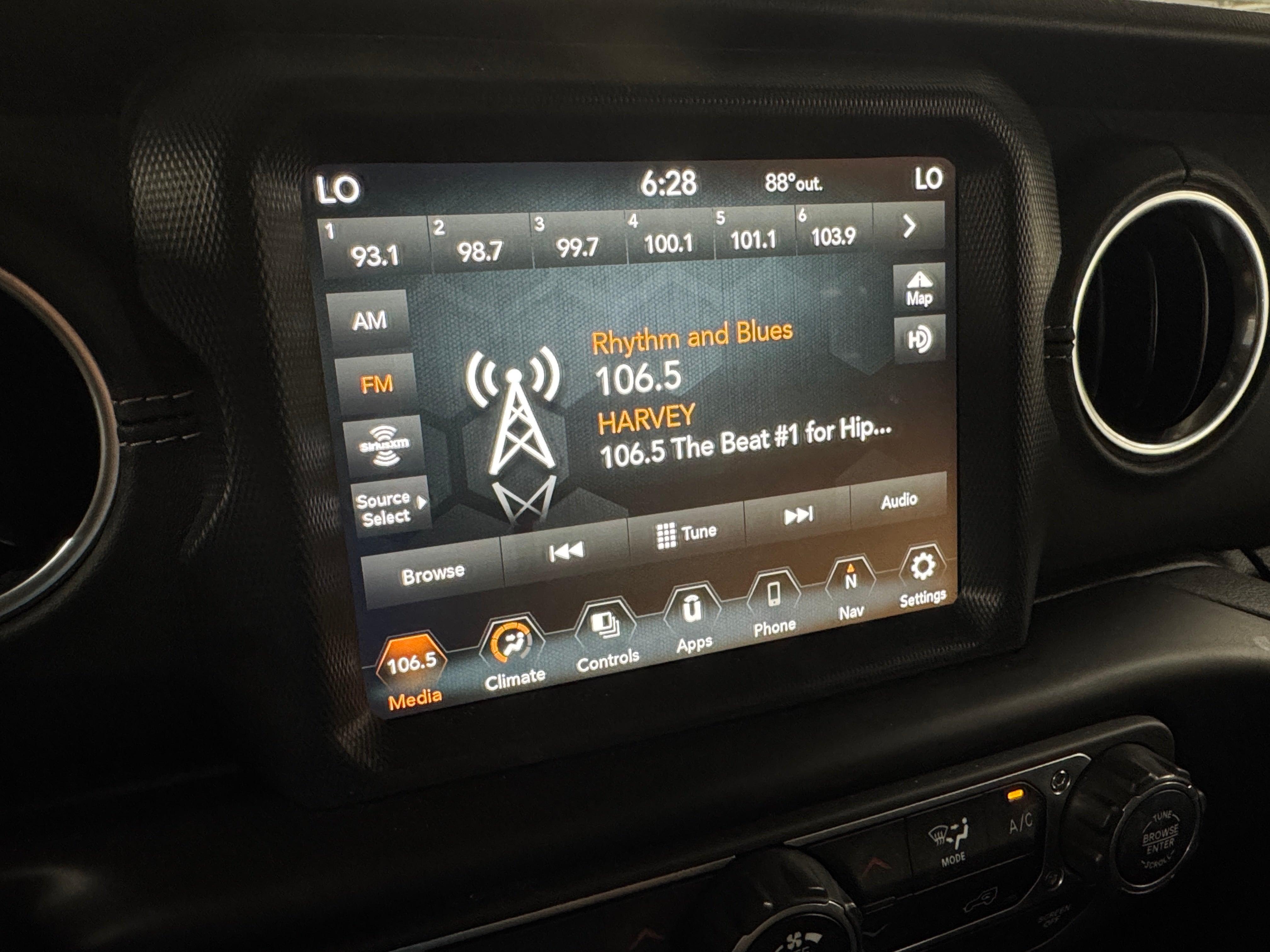 2023 Jeep Wrangler Sahara 4xe 3