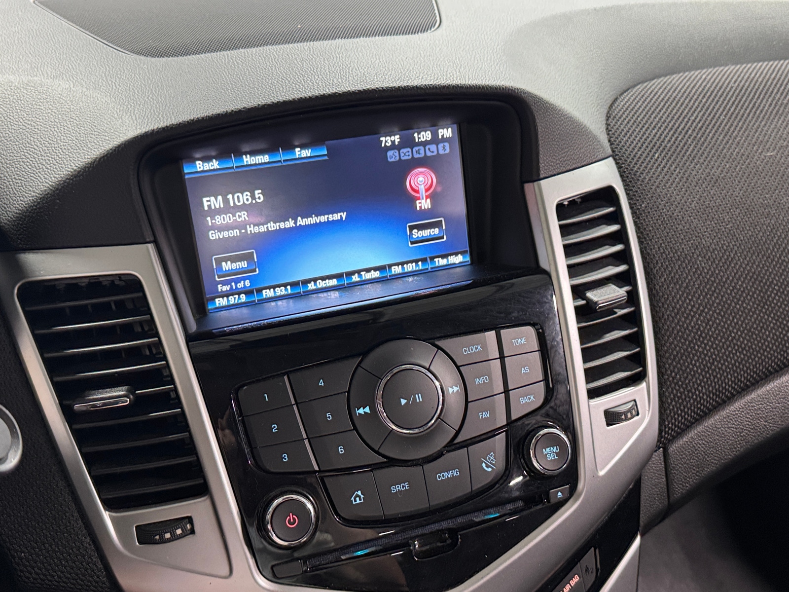 Thumbnail: 2015 Chevrolet Cruze - 4