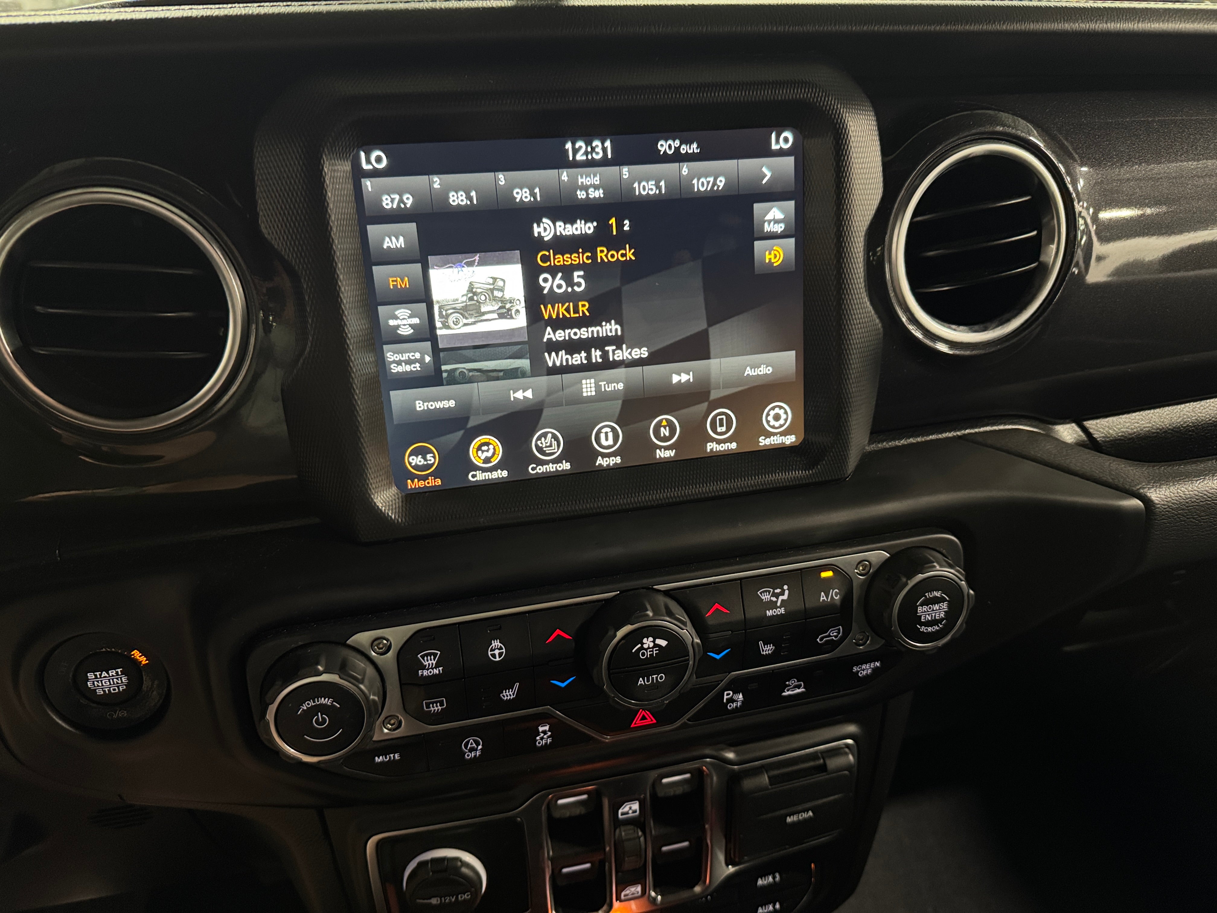 2021 Jeep Wrangler Unlimited Altitude 3