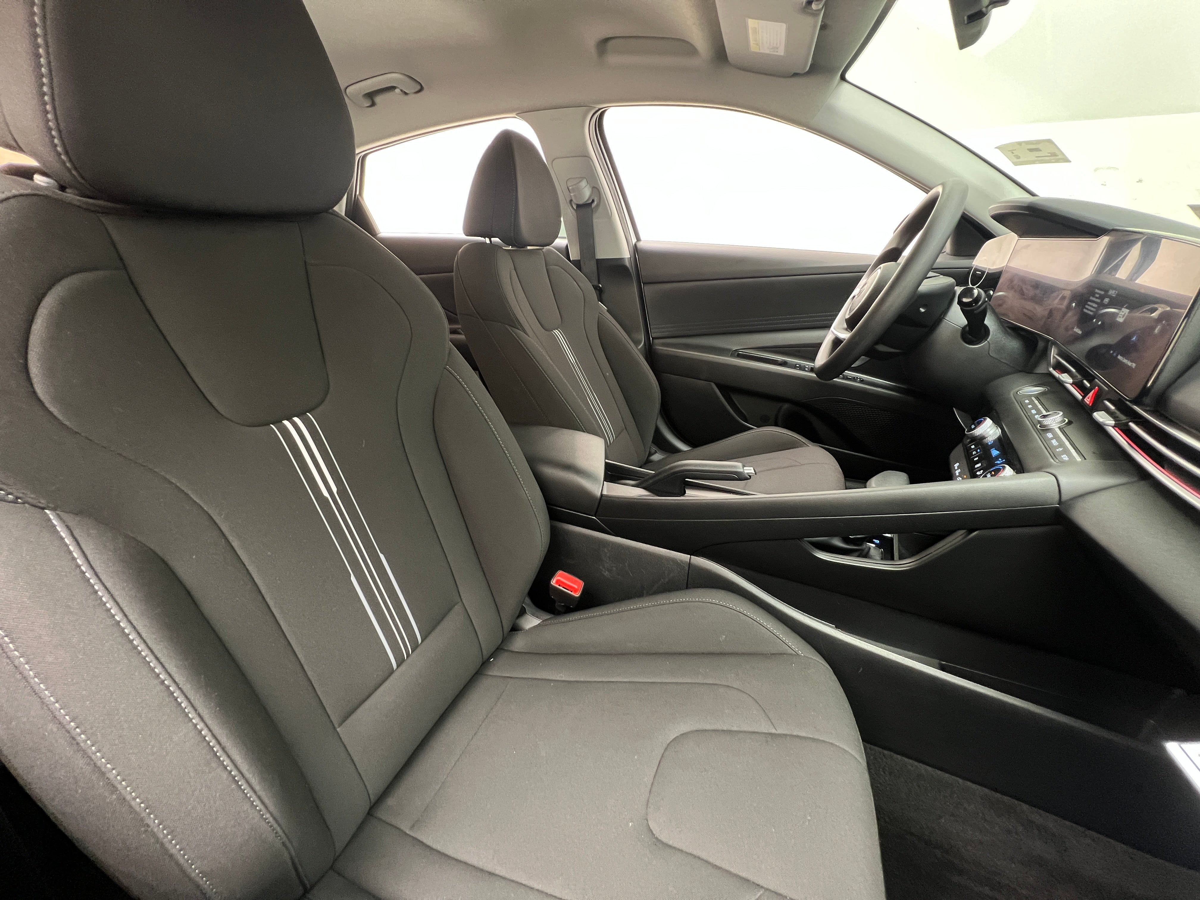 2024 Hyundai Elantra SEL 2