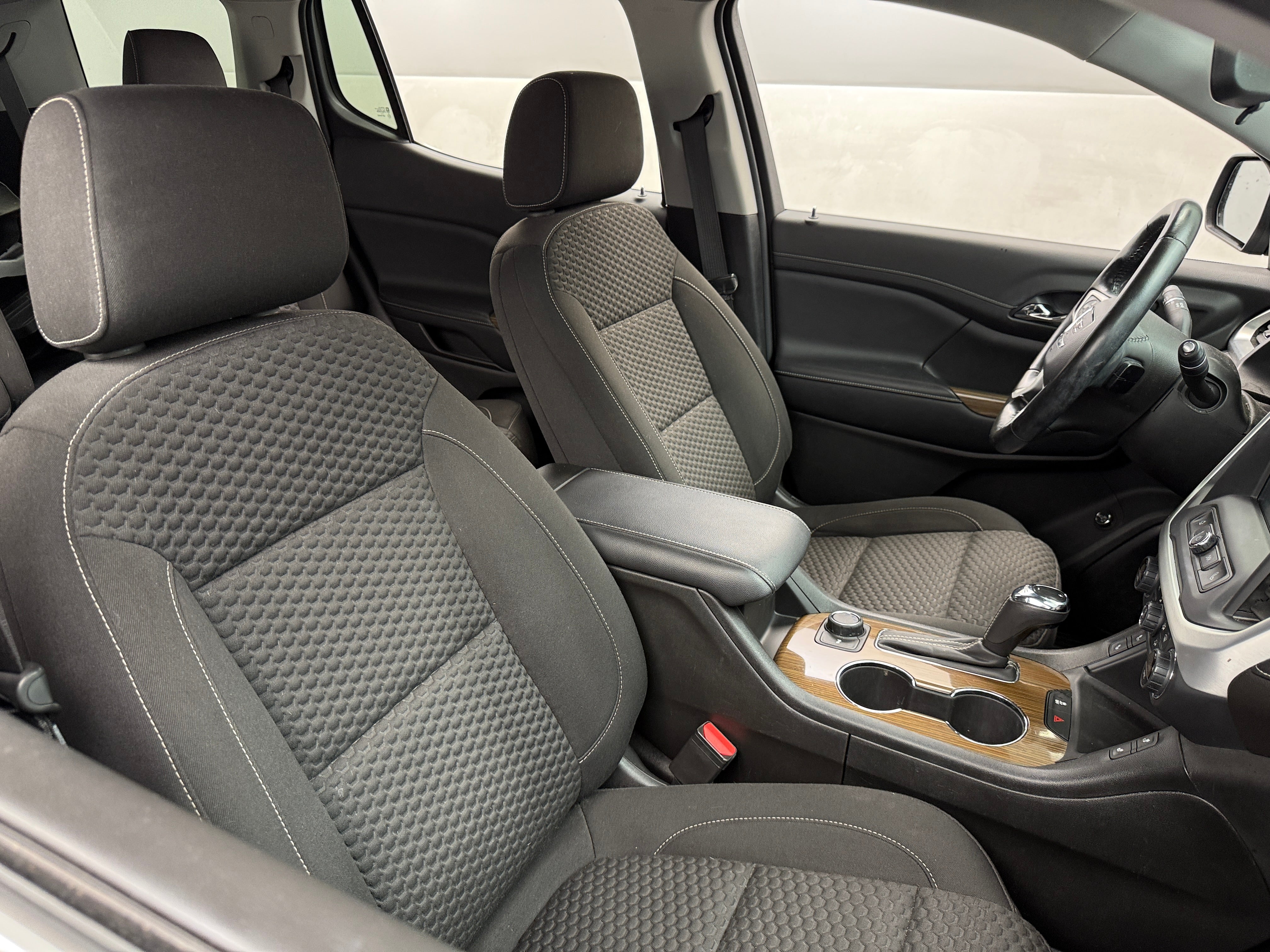 2019 GMC Acadia SLE 2