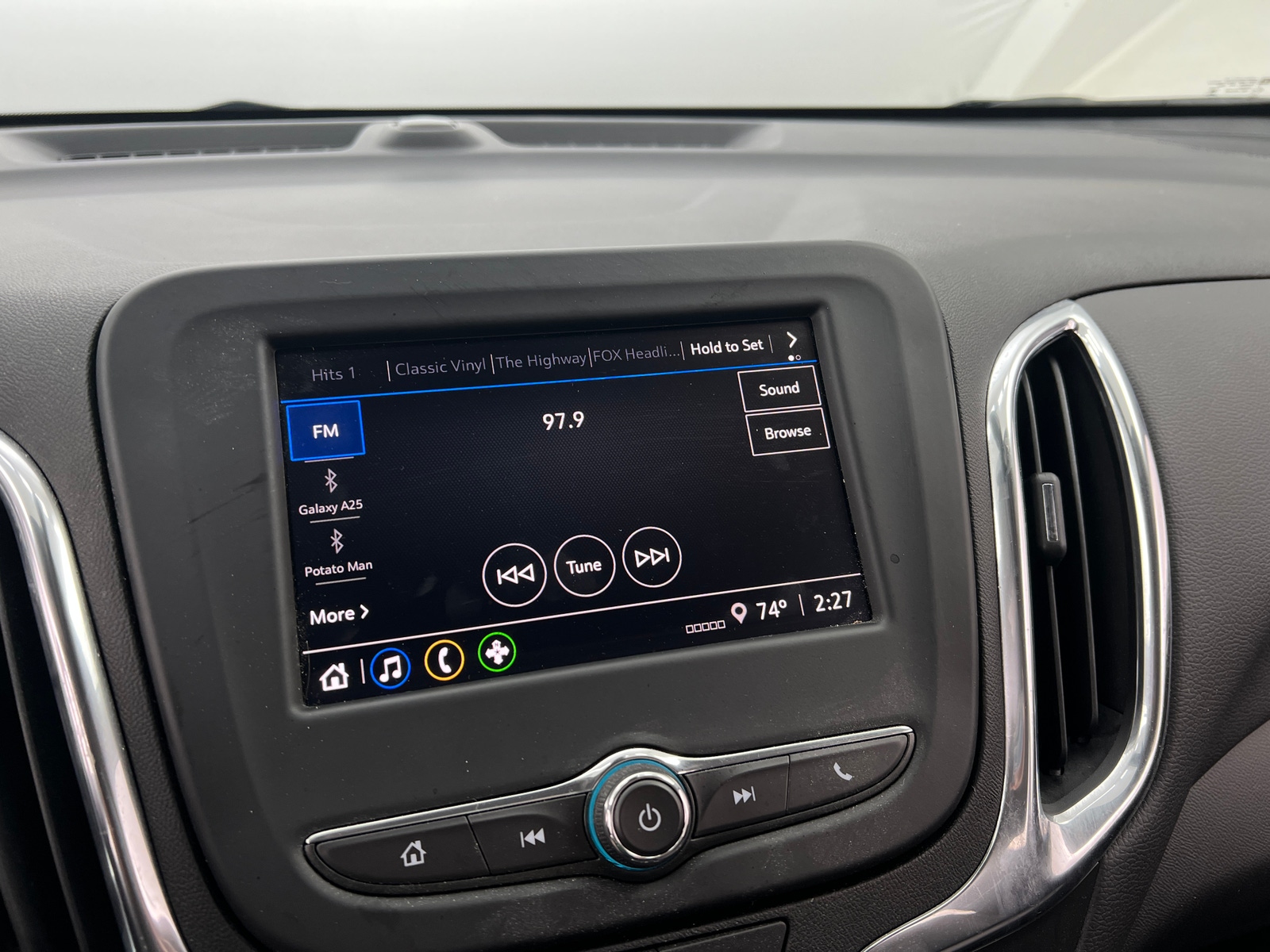 Thumbnail: 2023 Chevrolet Equinox - 4