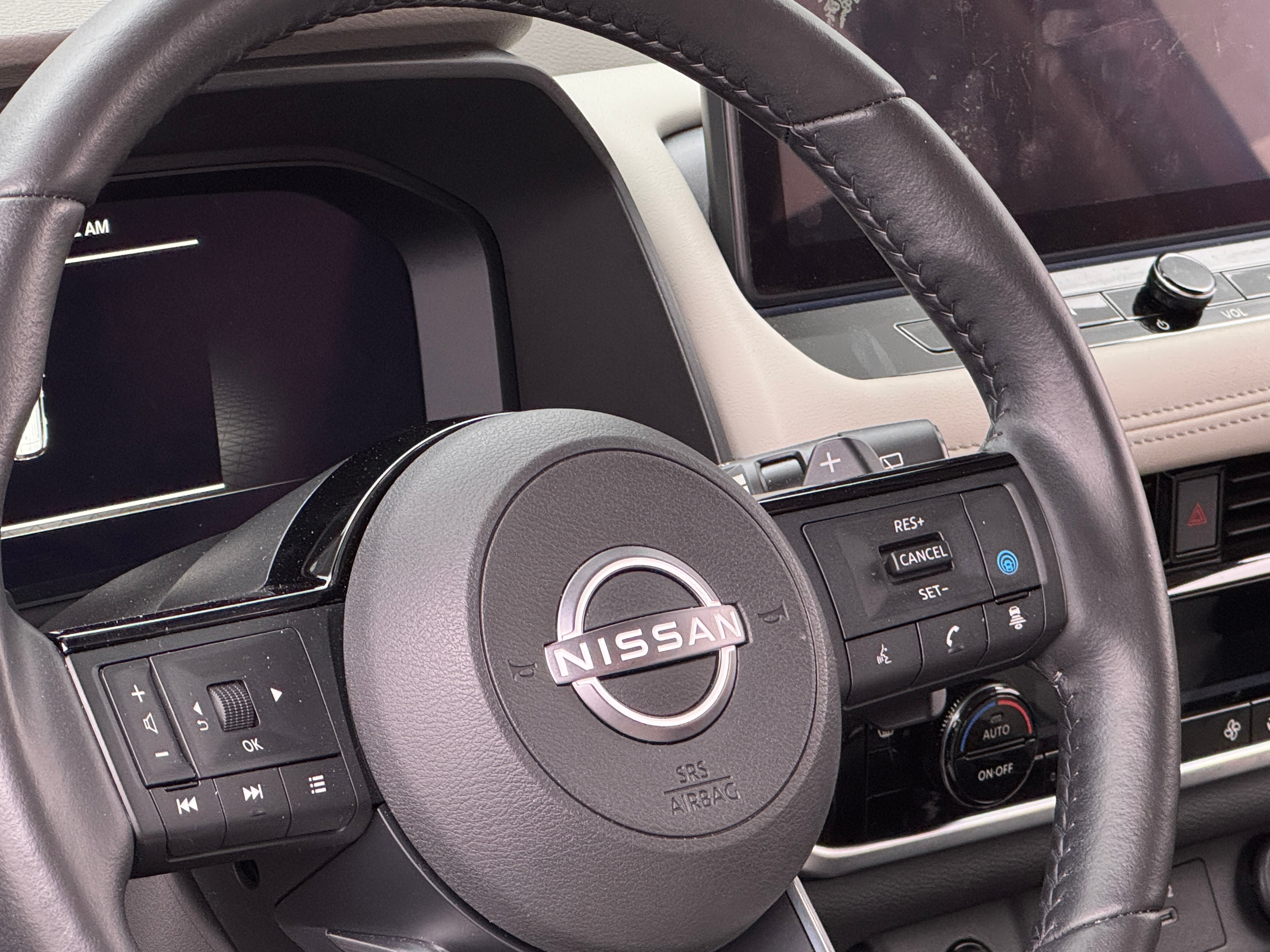 2024 Nissan Rogue SL 4