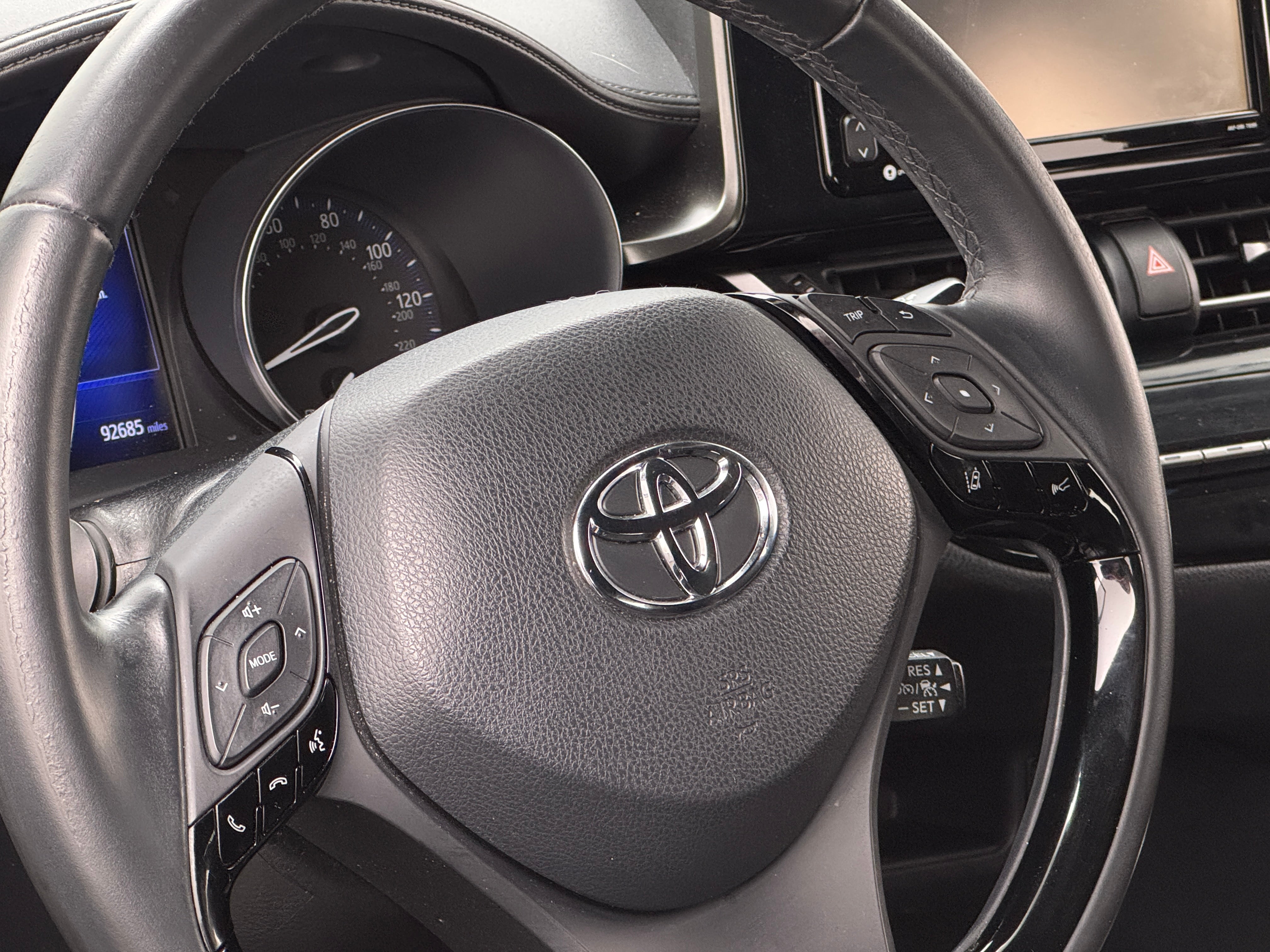 2018 Toyota C-HR XLE 5