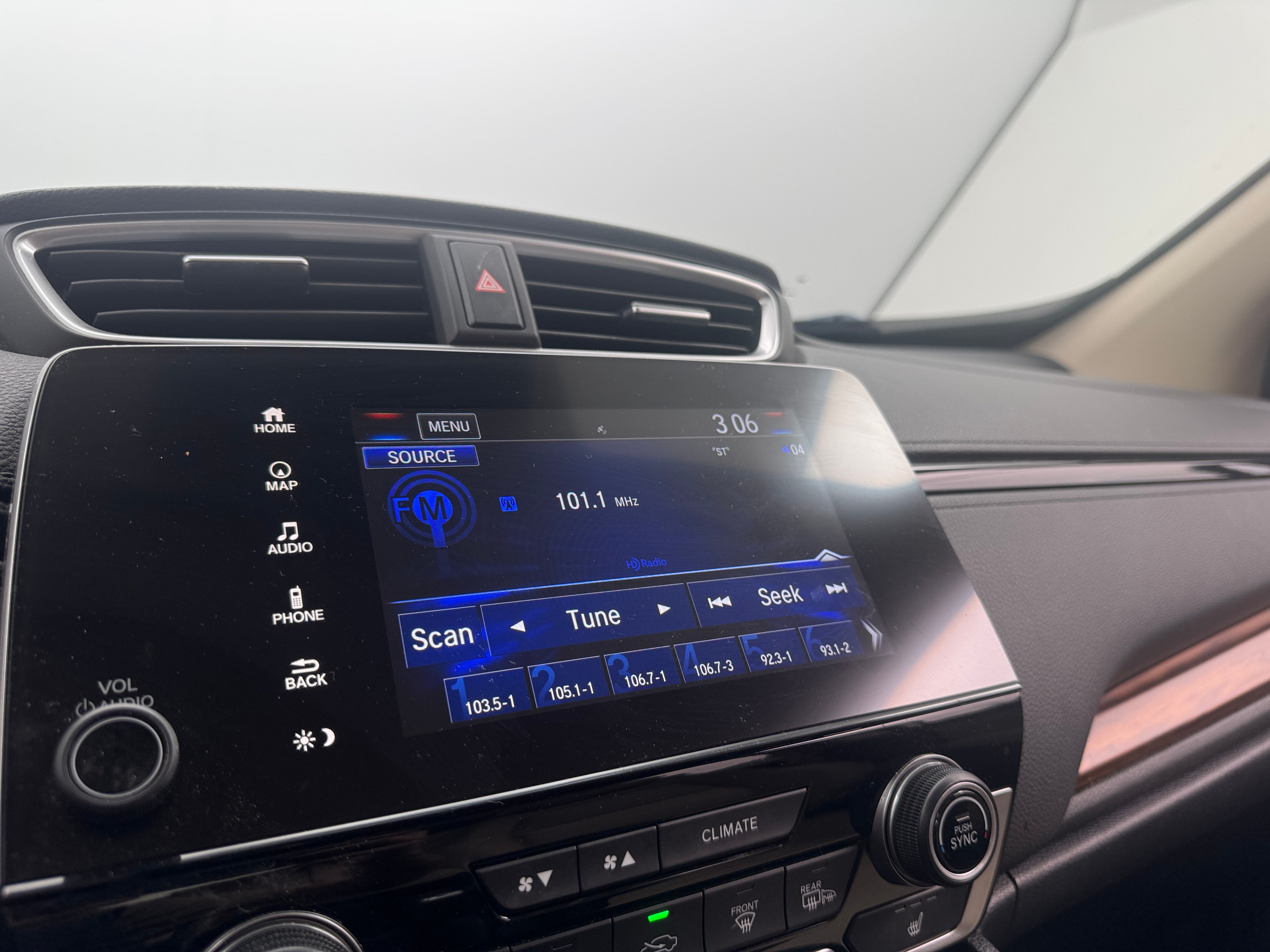 2017 Honda CR-V Touring 3