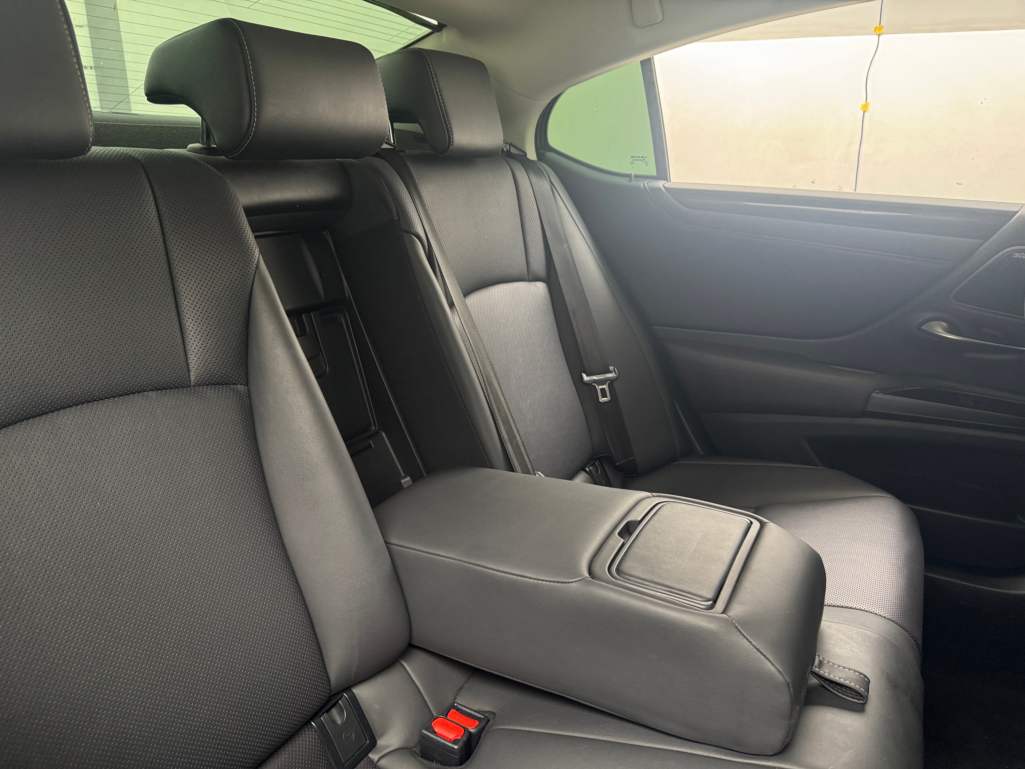 2020 Lexus ES Hybrid 300h 6