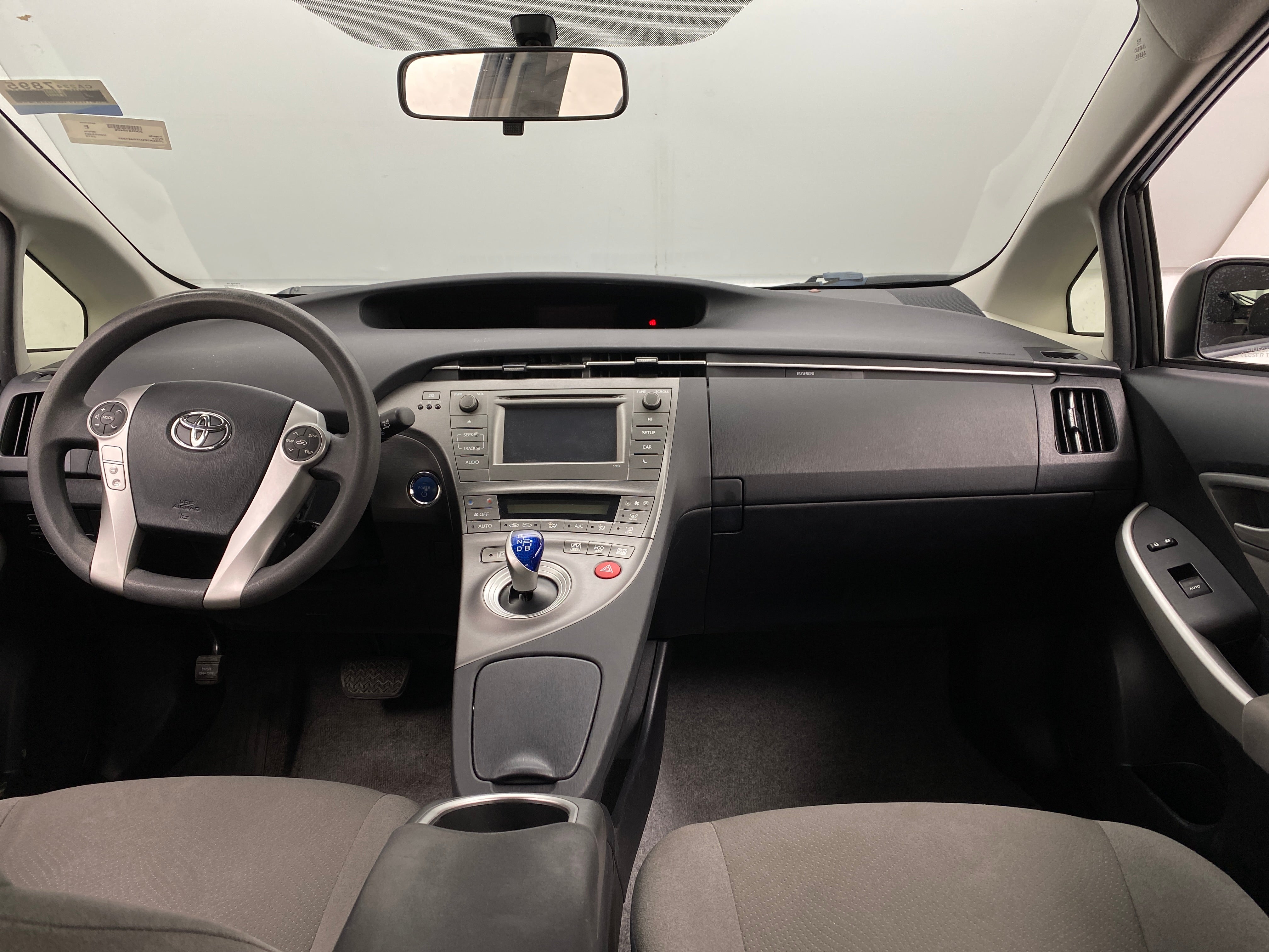 2015 Toyota Prius Two 3